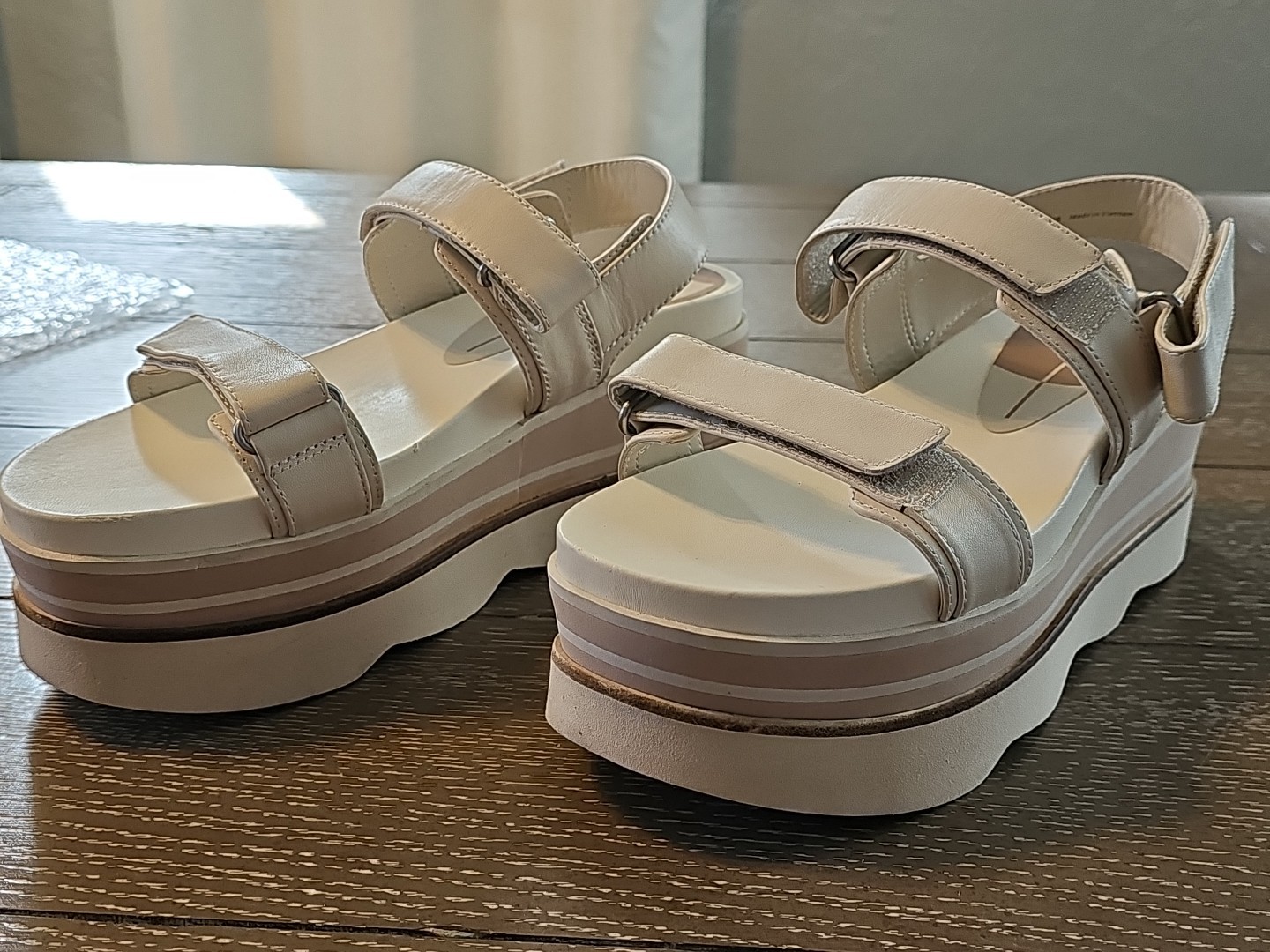 Dolce Vita Izak Women 10/11 Leather Platform 3.25″ Sandal