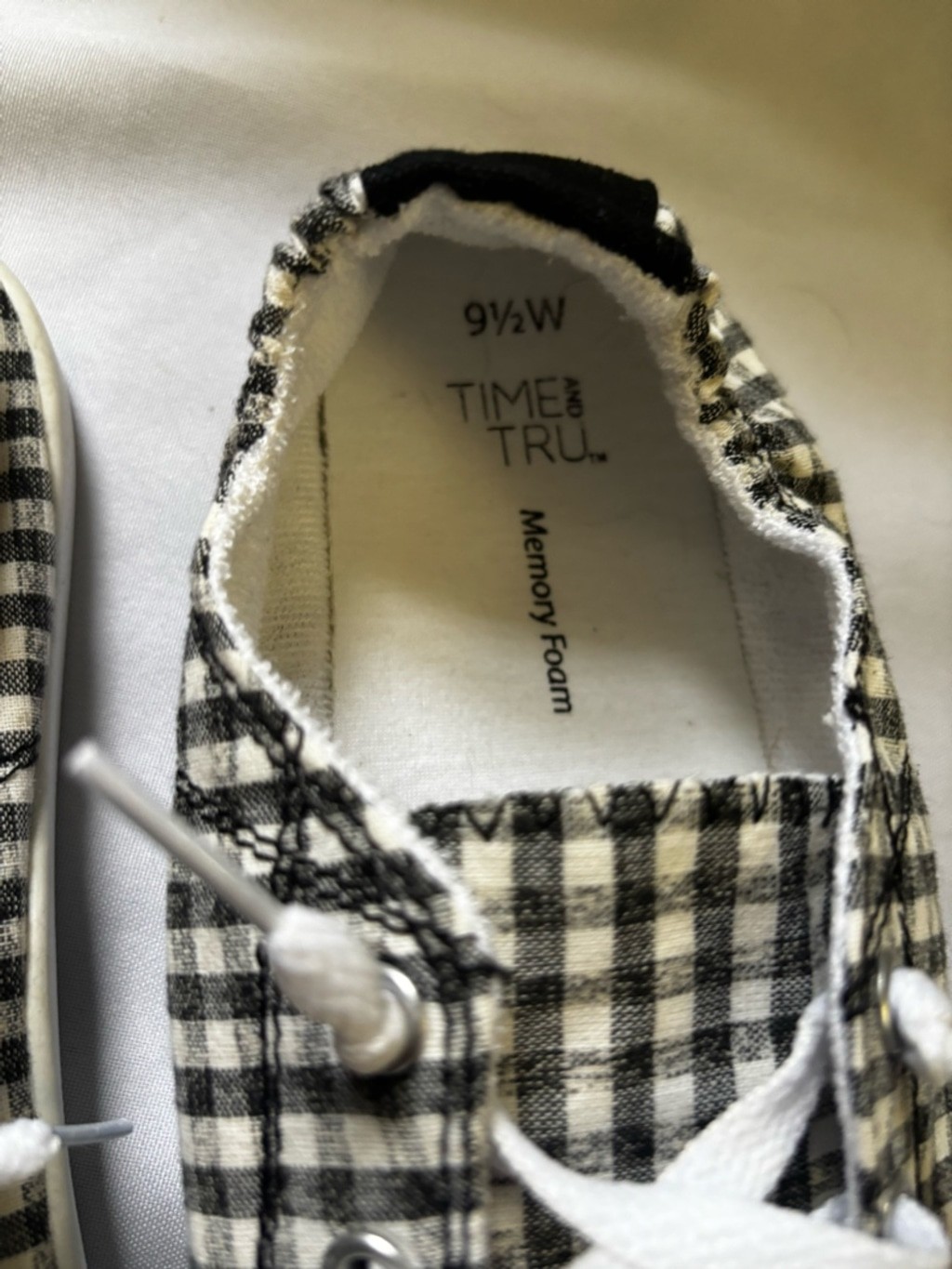Time and Tru Women’s Slip on Sneakers in Black/White Gingham Sz 9.5W