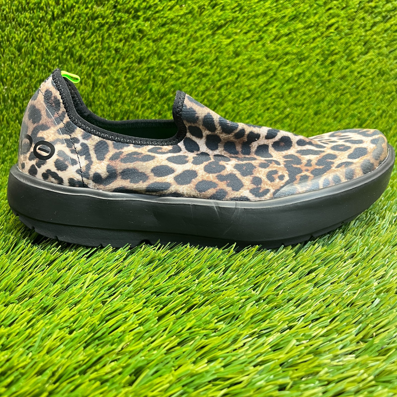 Oofos OOmg Eezee Cheetah Print Womens Size 9 Black White Casual Slip On Shoes