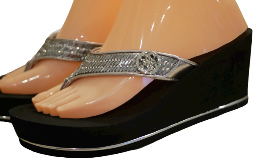 NEW WOMEN’S GUESS BLACK PEWTER RHINESTONES FLIP FLOPS WEDGE SARRALY 5,6,7,8,9,10