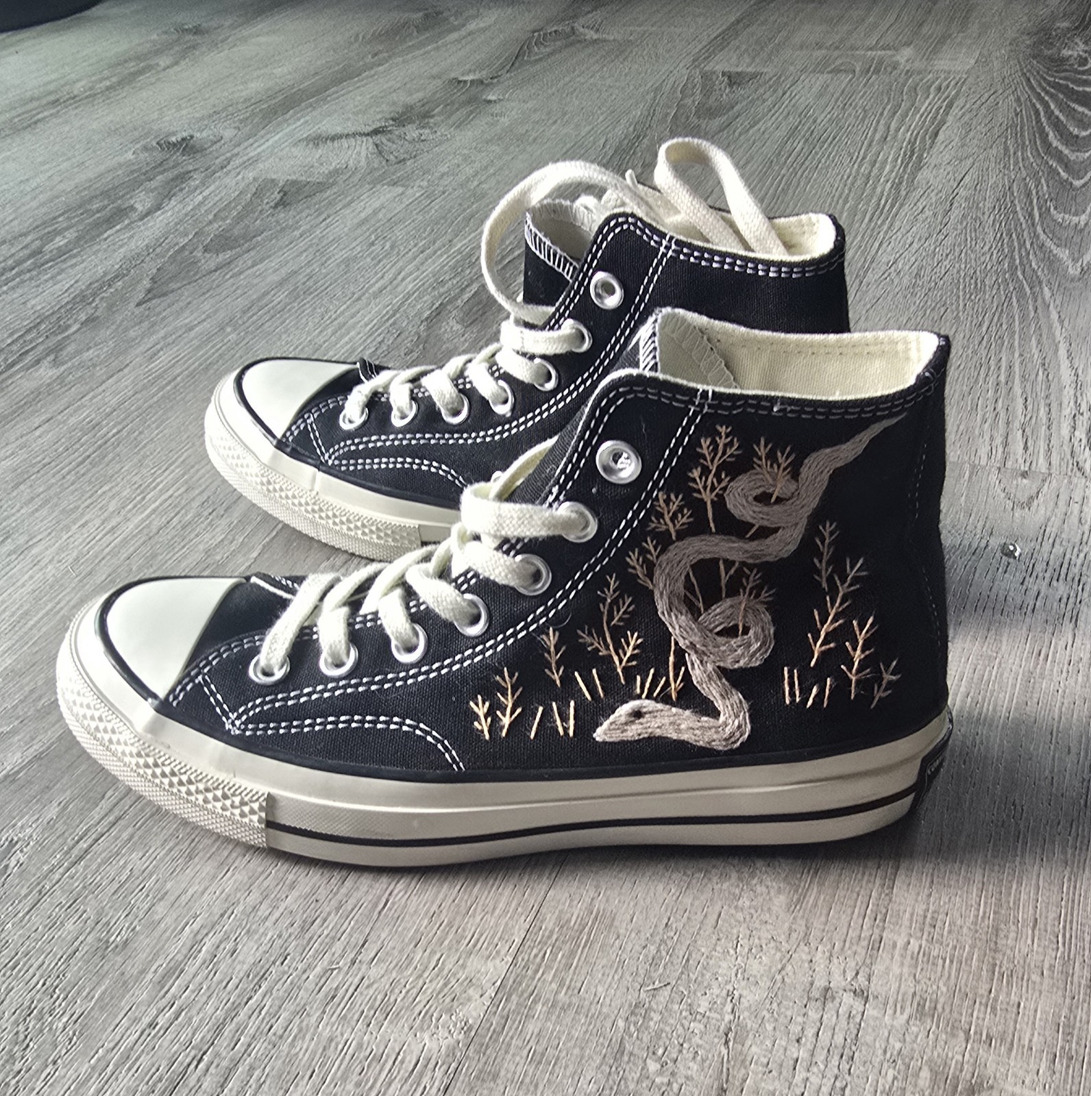 Converse Chuck Taylor High Top Snake Embroidered Sneakers Mens 5 Womens 7