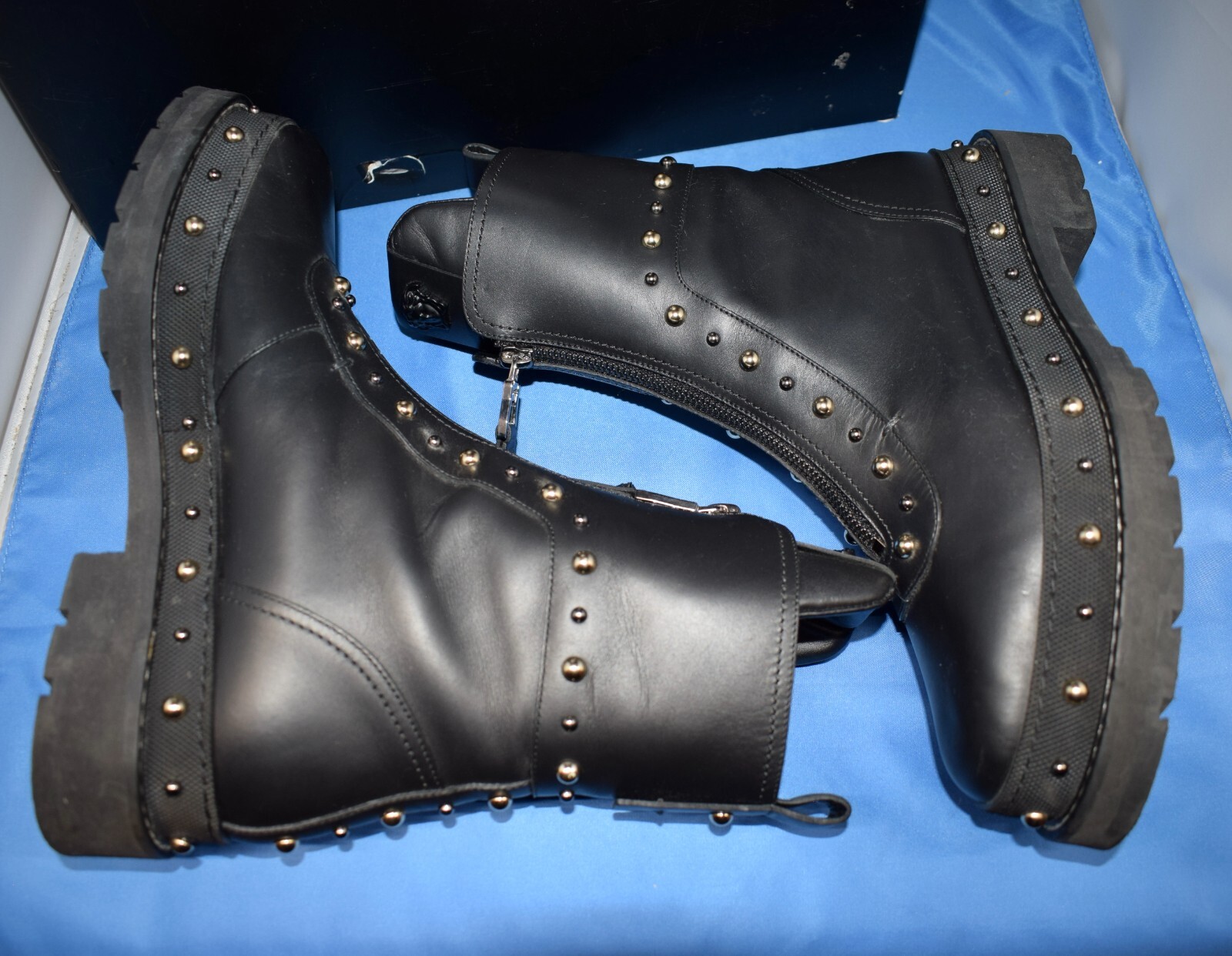 Womens Versace Black City Stud Combat Biker Size 40 Ankle Zip Up Boots ~ HS4
