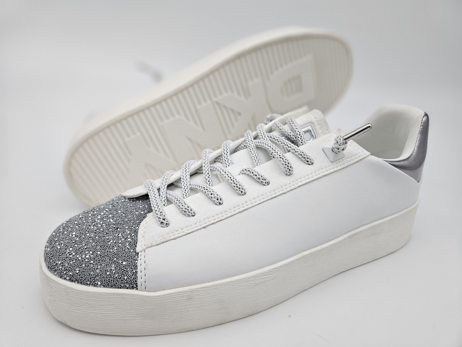 DKNY Ginali Metallic Cap Toe Sneaker Womens 10M