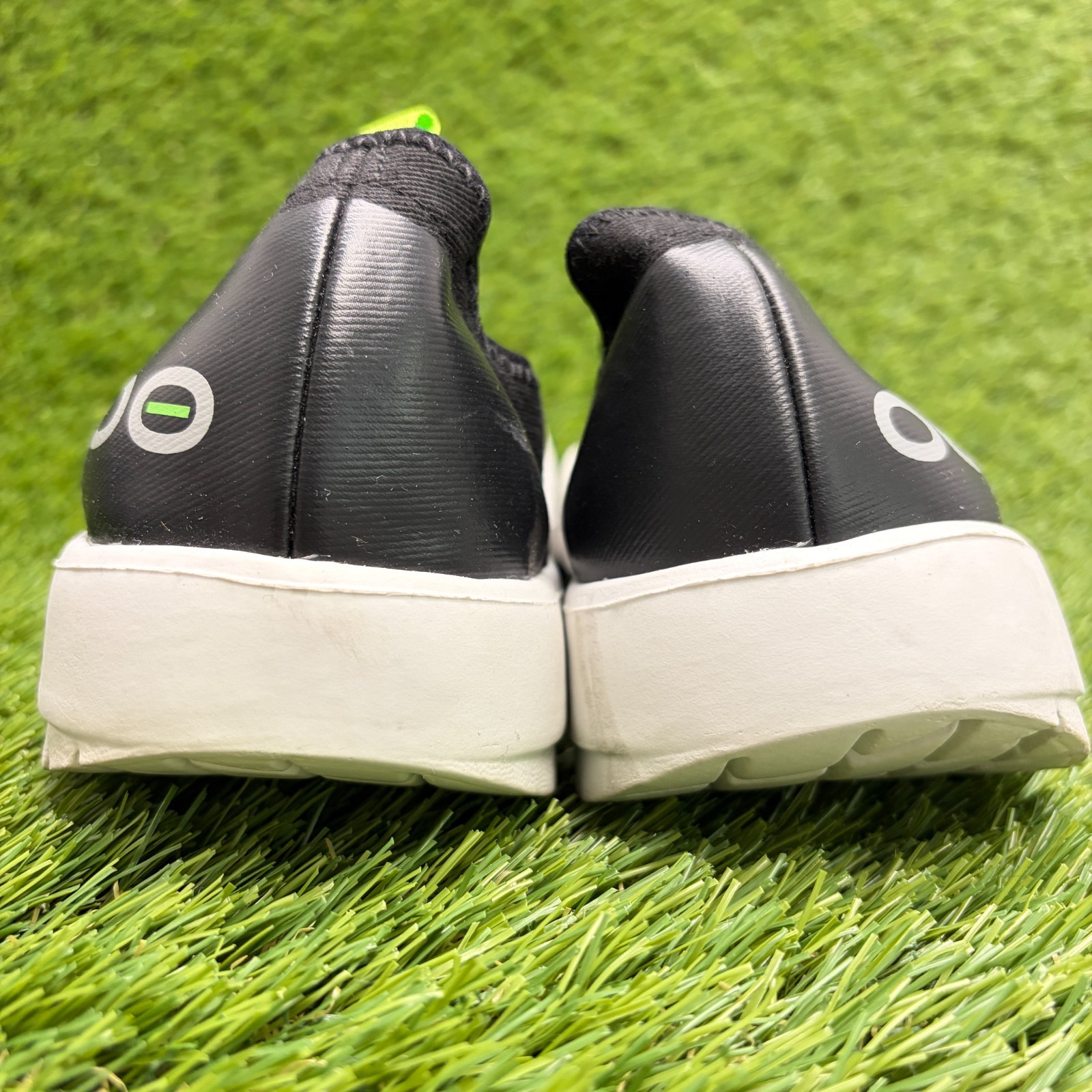 OOFOS OOmg eeZee Low Womens Size 7 Black Casual Walking Slip On Recovery Shoes