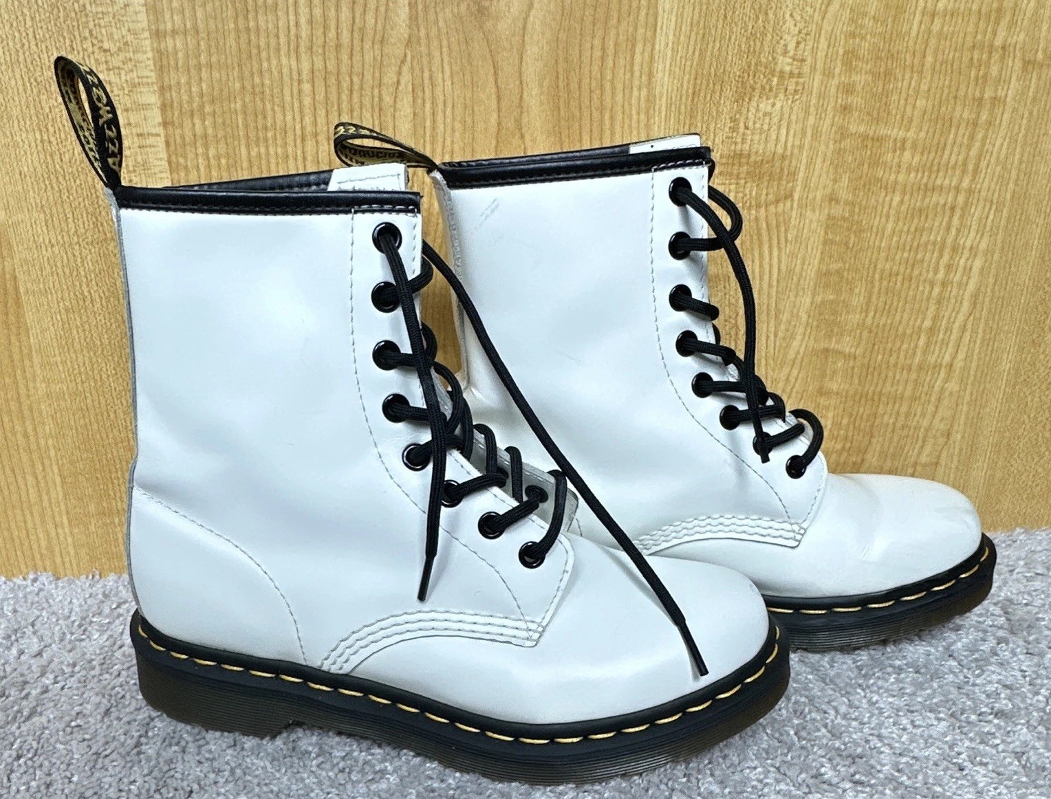 Dr. Martens 1460 Women’s White Leather Lace-Up Ankle Combat Boots US 7