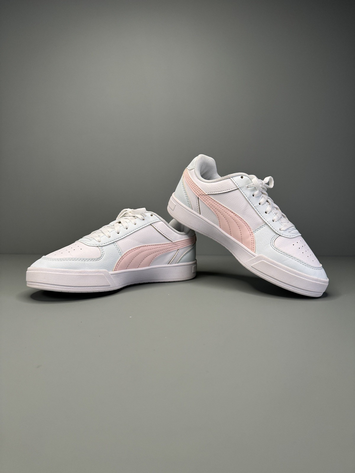 Puma Caven 2.0 Women’s Size 4 White Pink Casual Sneakers Excellent