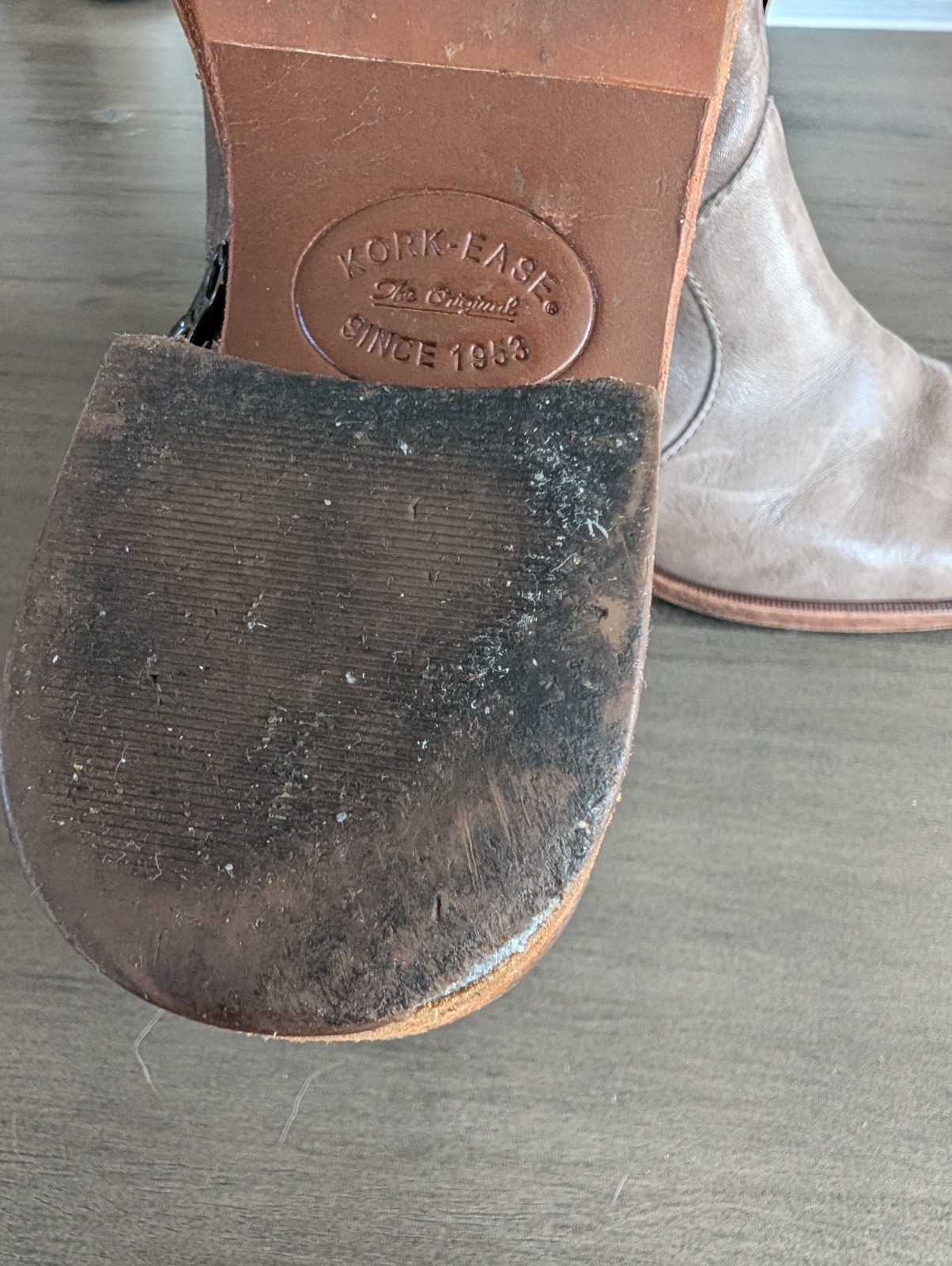 Kork Ease Women’s Casper Grey Ankle Chelsea Boots Leather Side Zipper Size 7.5M