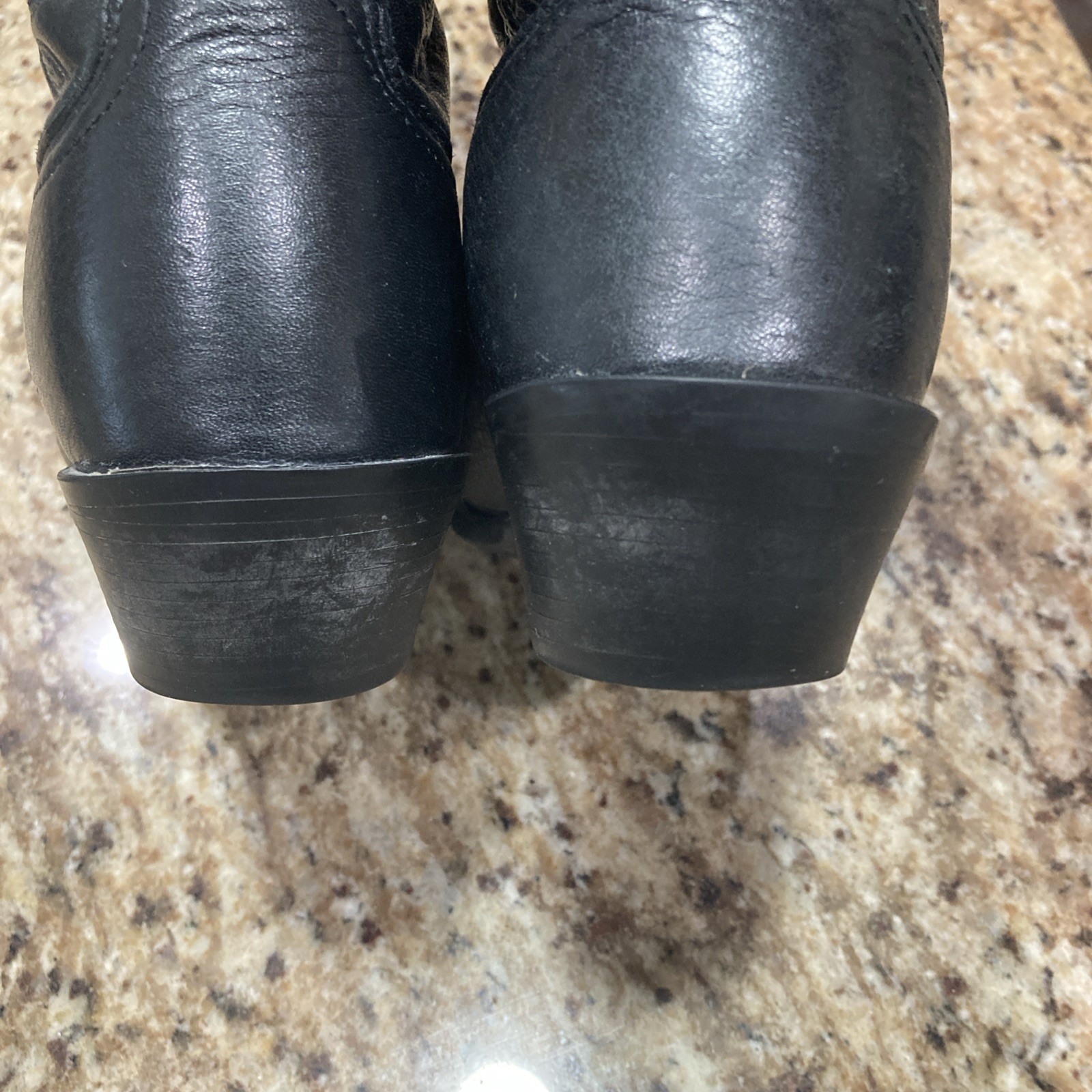 Ariat Woman’s Heritage R Toe Cowgirl Boots Black Leather Size 7.5C 10001037