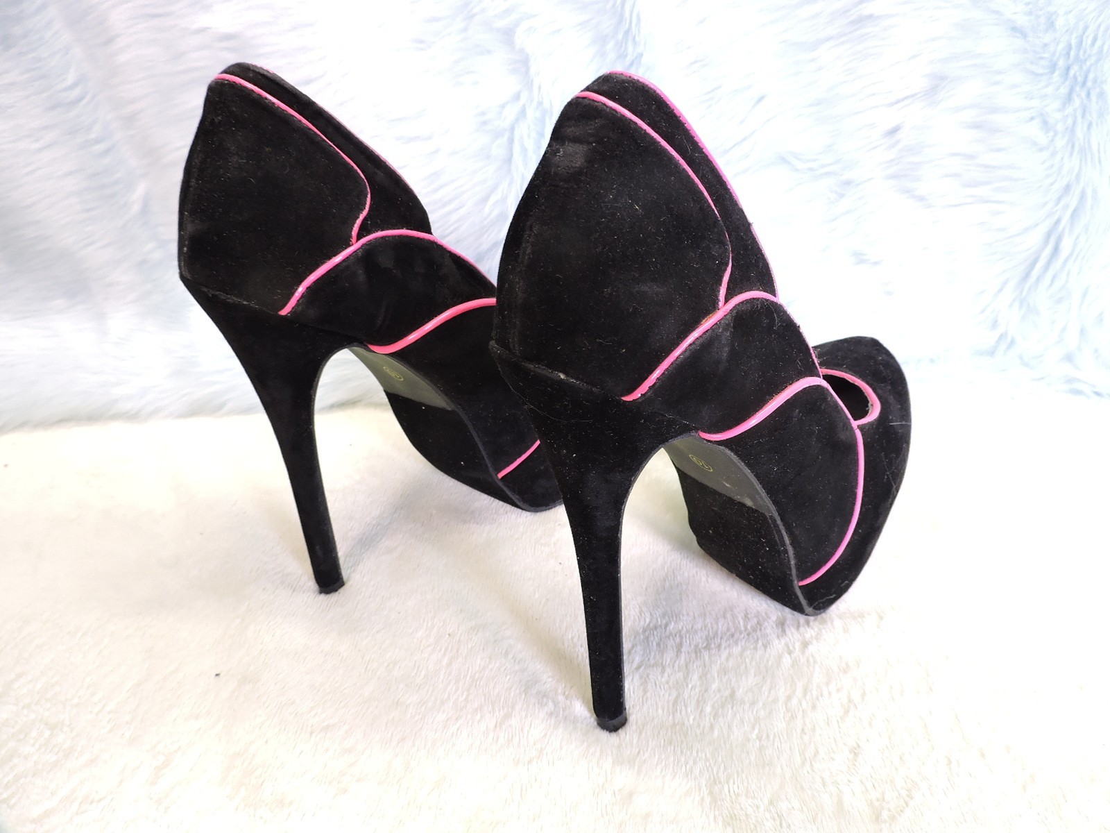 Styluxe Black velvet and Fuschia patent platforms Size 9.5 Womens Mens 8