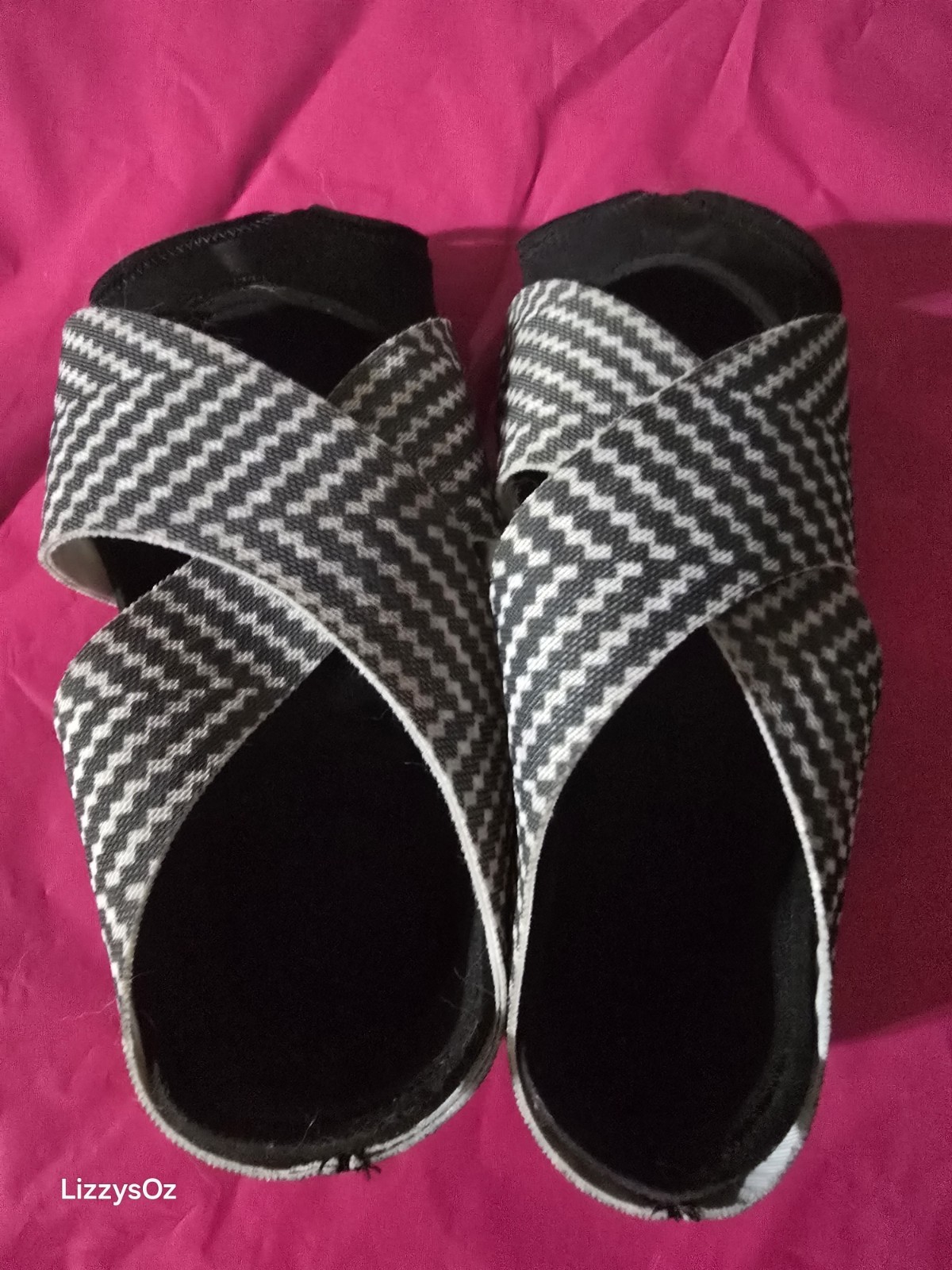 Nike Studio Wrap Yoga Dance Barre Shoes Medium 7.5-9 Black White DISCONTINUED