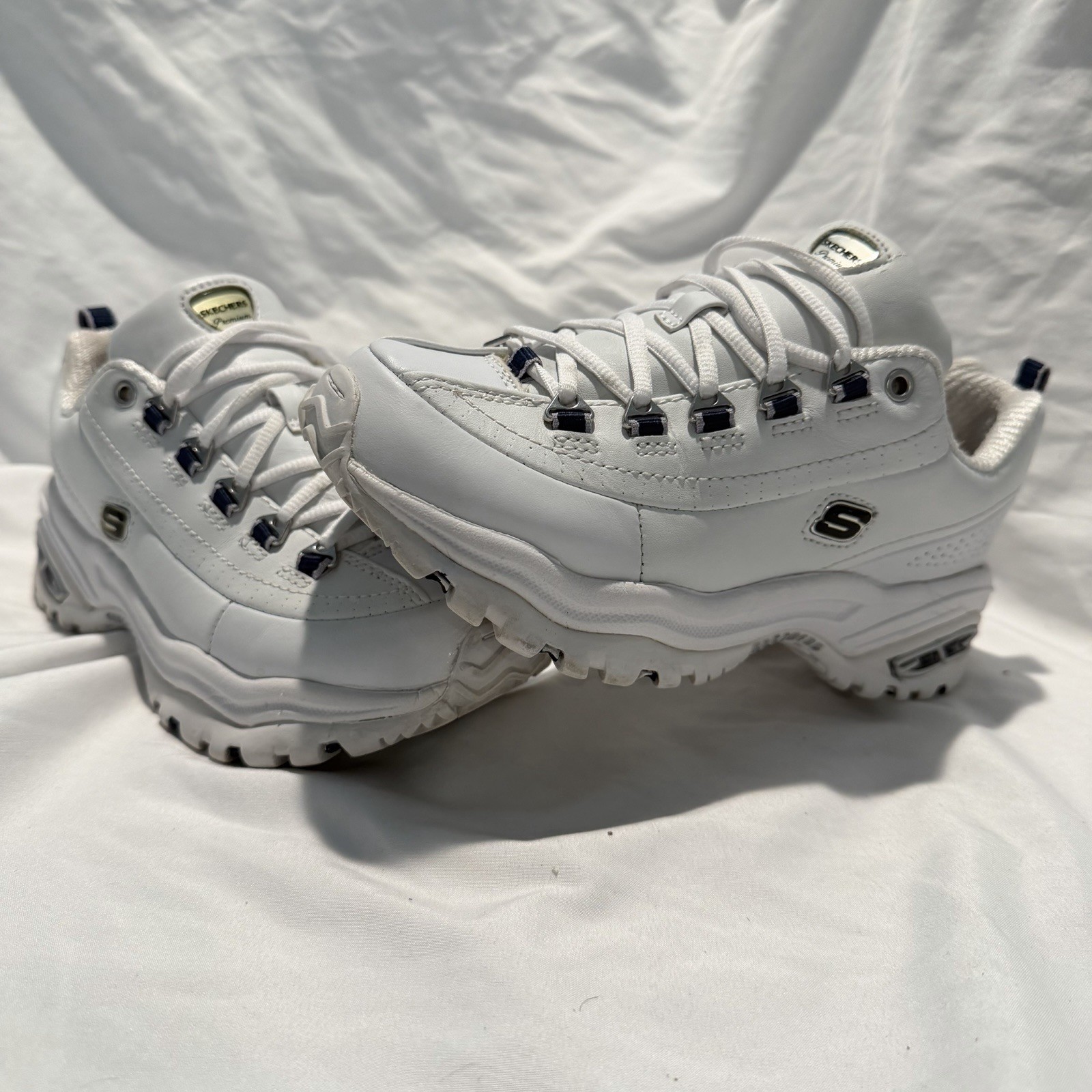 SKECHERS White Leather Lace Up Sneakers Logo Accent Low Top