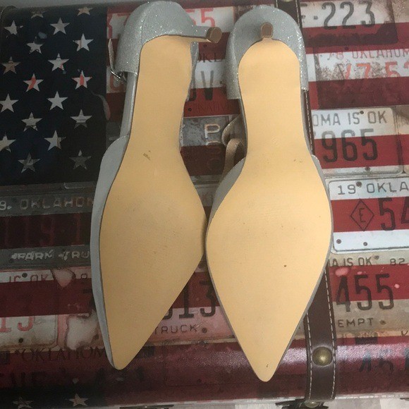 Journee Collection T-Strap Kitten Heels Size 12 Silver Glitter Satin Pumps NWT