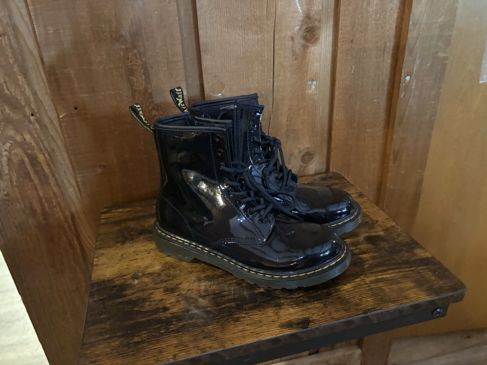 Dr. Martens 1460 Eight-Eye Lace-Up Boot Women’s 5/6 Blk Patent Leather Great Sho