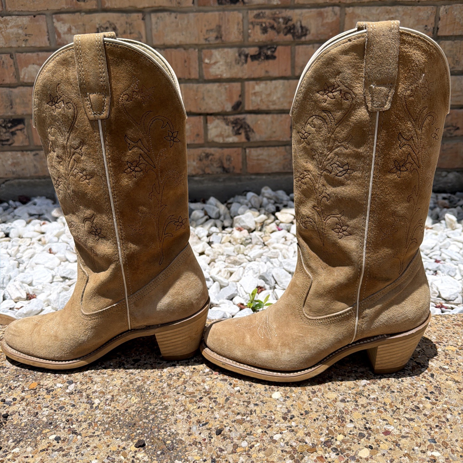 Vintage Wolverine Tan Suede Leather Boots Ladies Sz 7.5 (7) Western Cowgirl
