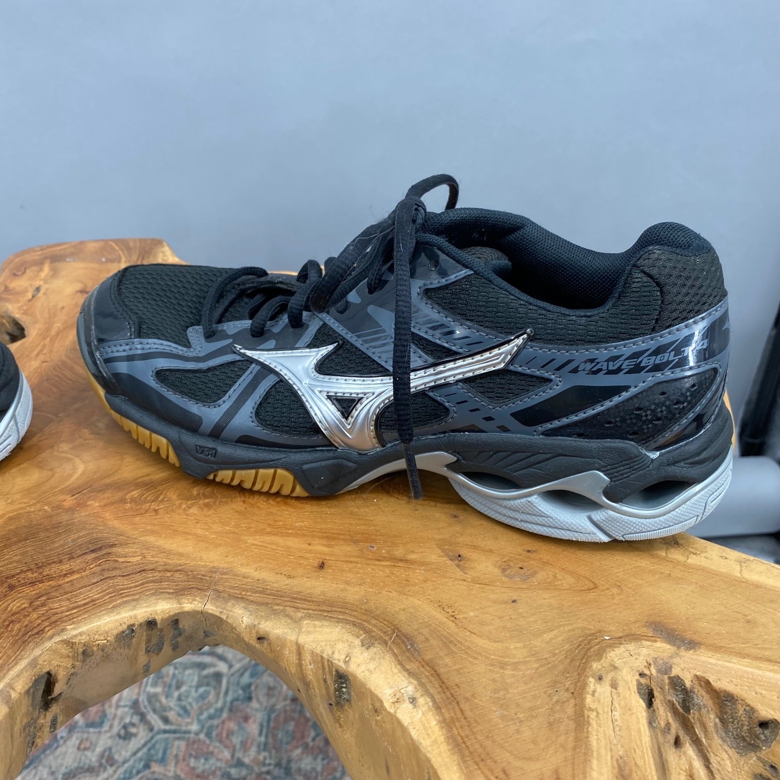 Mizuno Wave Bolt 4 Volleyball Shoes Black Silver woMens Size 7