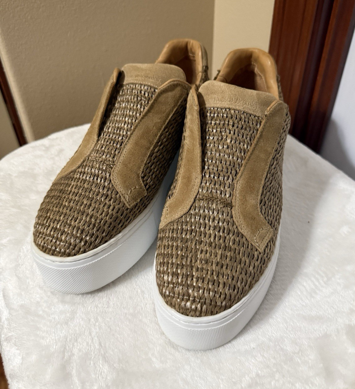 Russell & Bromley Park Up Tan Woven Raffia Flatform Laceless Women’s Sneakers 9