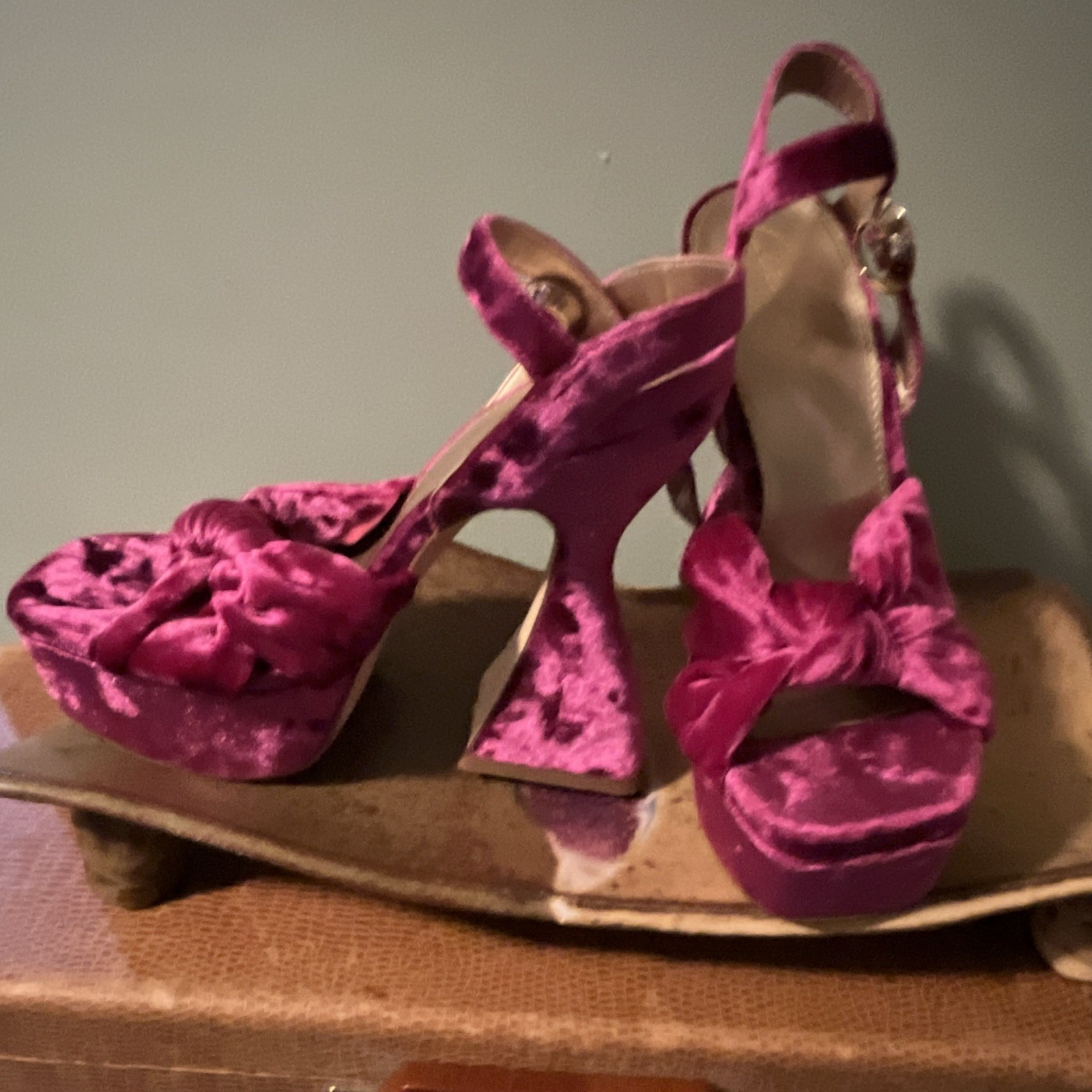 Circus by Sam Edelman Women’s Pink Velvet Platform Open Toe Bow Heels 5