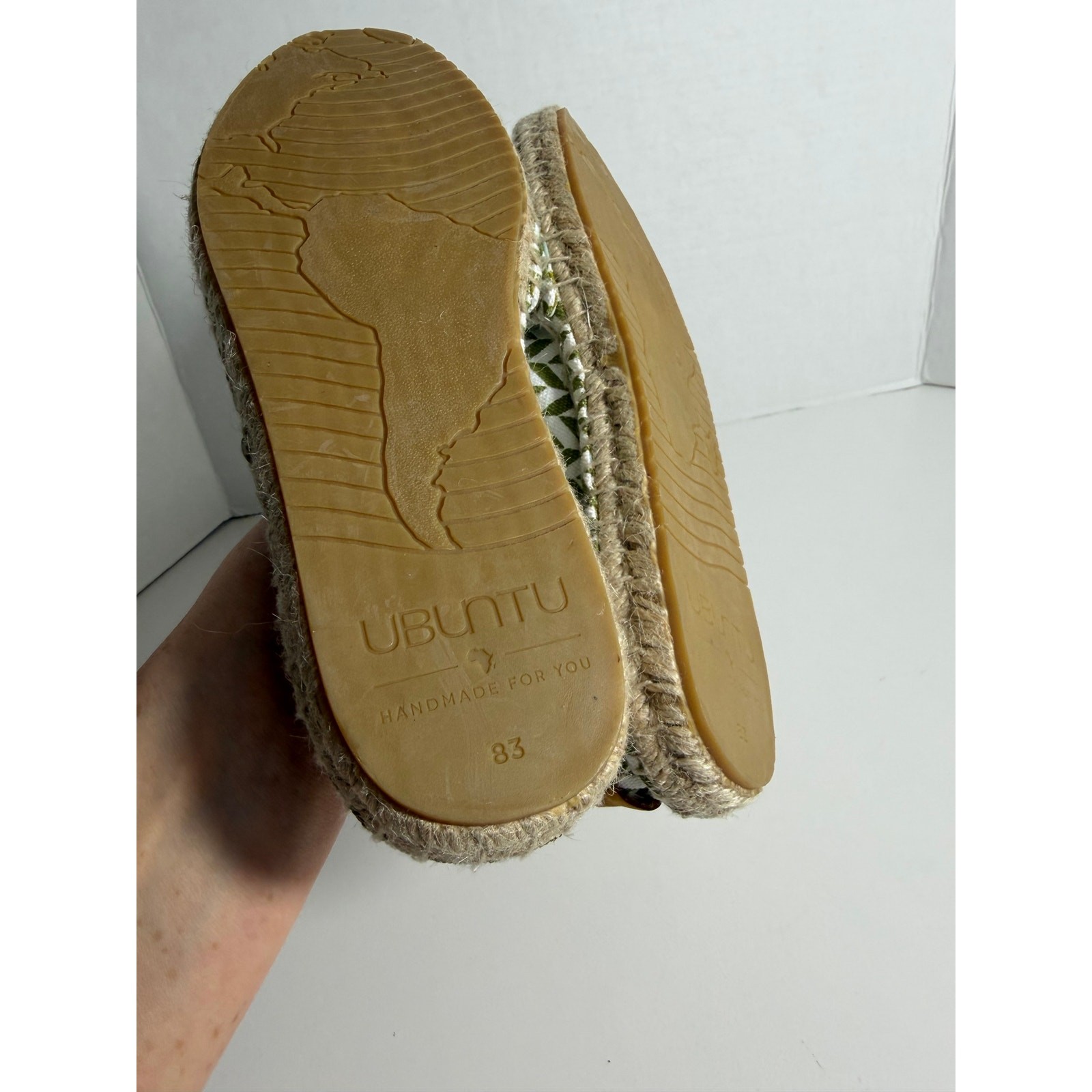 NWOB Ubntu Espadrilles Green Chevron Print Womens Size 7