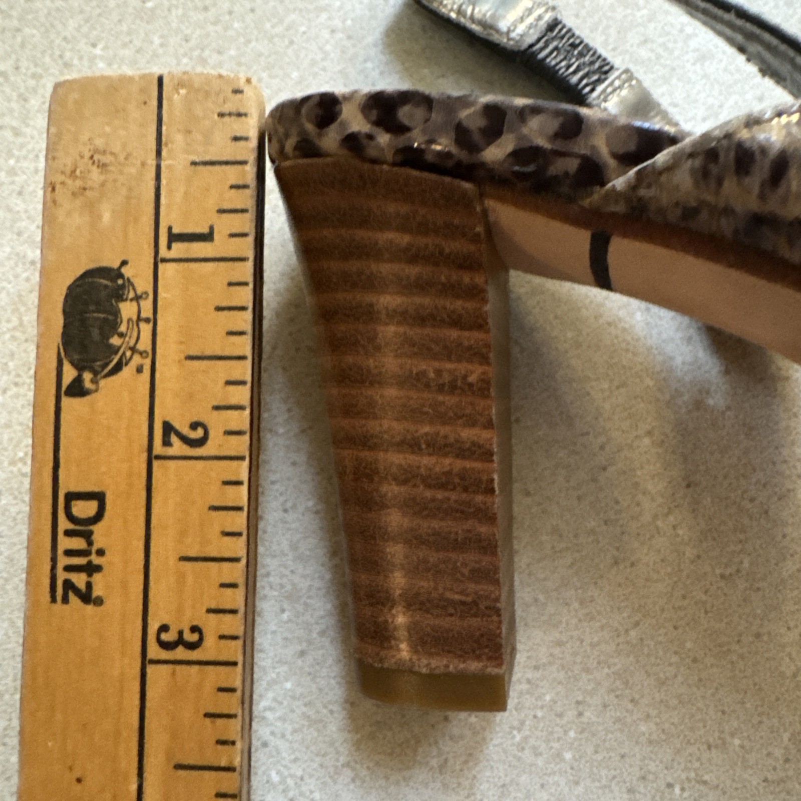 BRIGHTON RIVOLI Beige Brown Snakeskin Med Heel Sandals, Sz 7, MSRP $210
