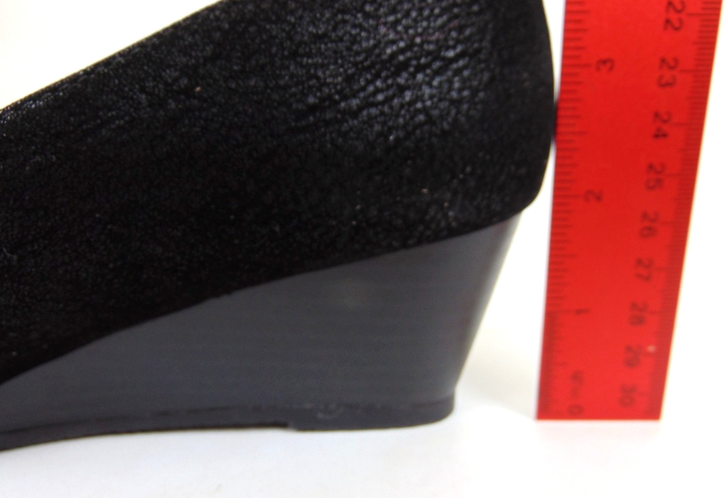 Journee Collection Women’s Graysn Wedge Heel Pumps Size 8.0 WIDE, Black Shoes