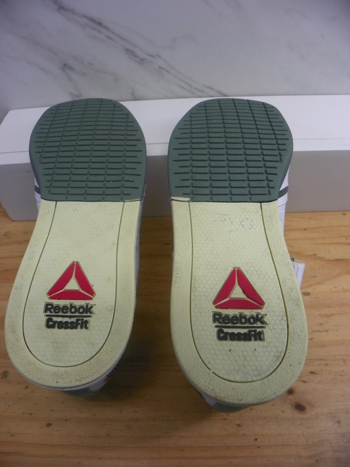 REEBOK CROSSFIT LIFTER PLUS 2.0 WHITE SAGE GREEN NEON COLORWAY SIZE 8.5 M45056