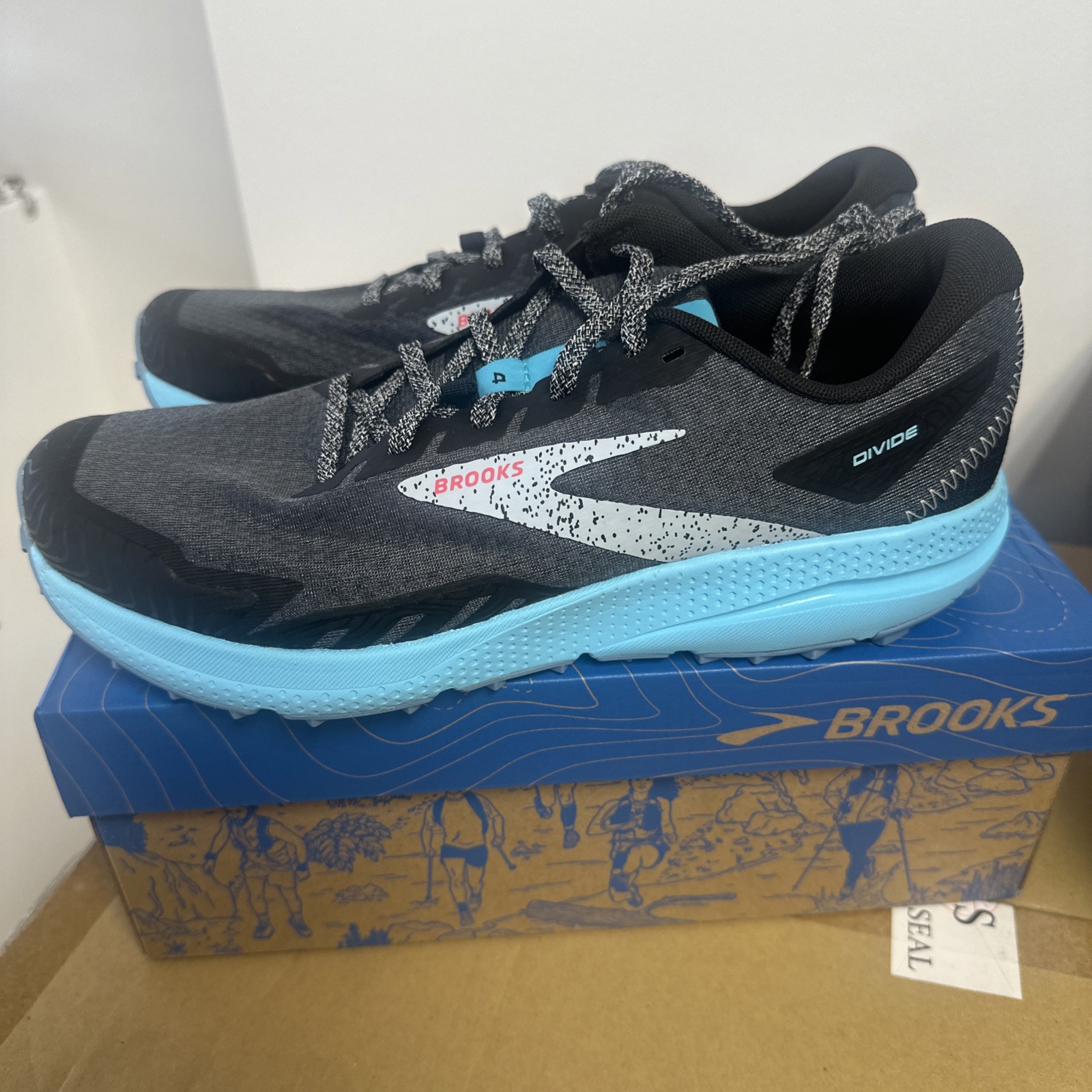 Brooks- Light Trail Women 9.5 Medium B