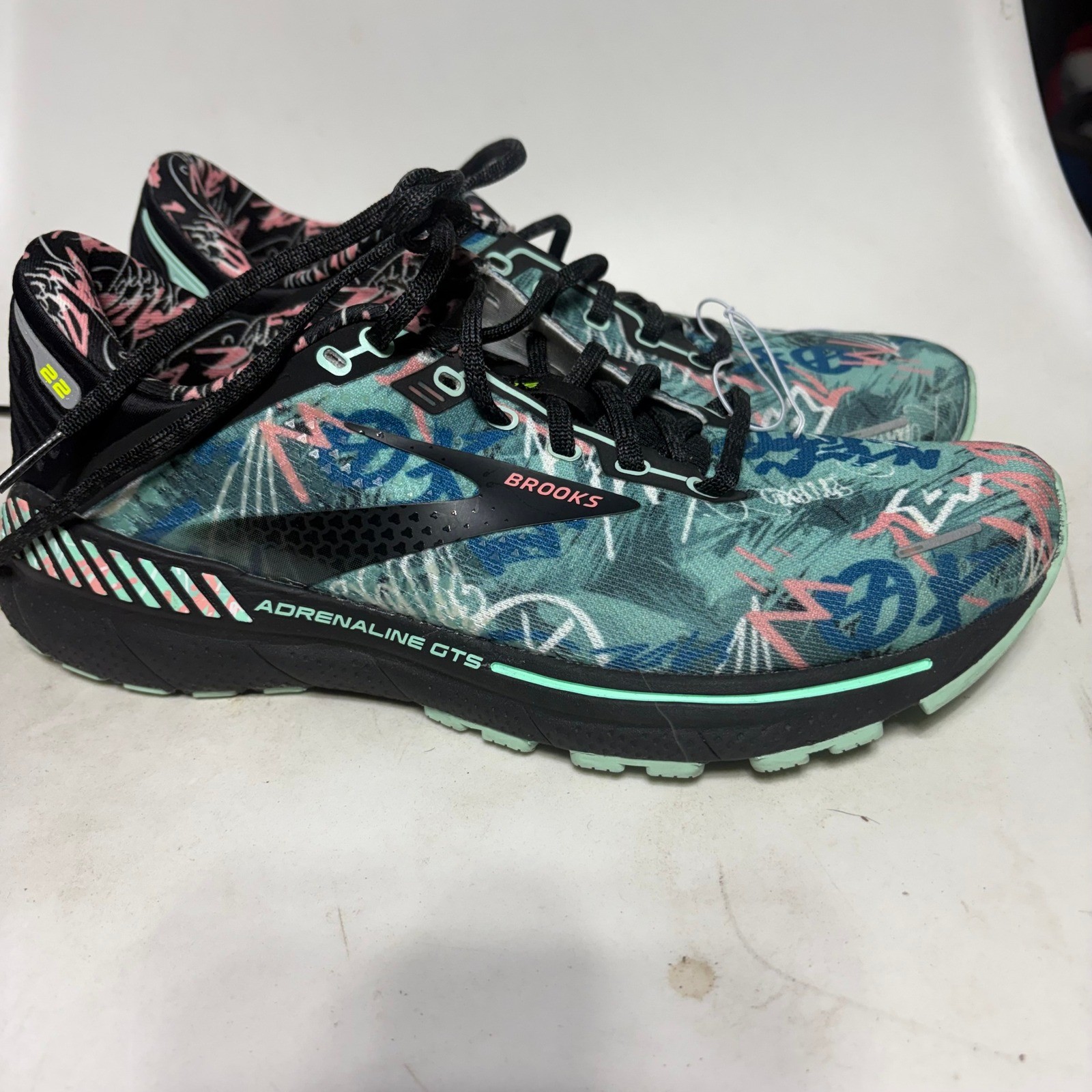 Brooks Adrenaline GTS 22 Running Shoes Womens Teal Pink Graffiti Print Sneakers