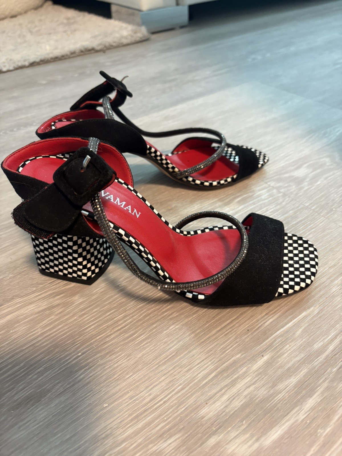 Beautiful Designer Pure Leather Sandals European Made Size 8