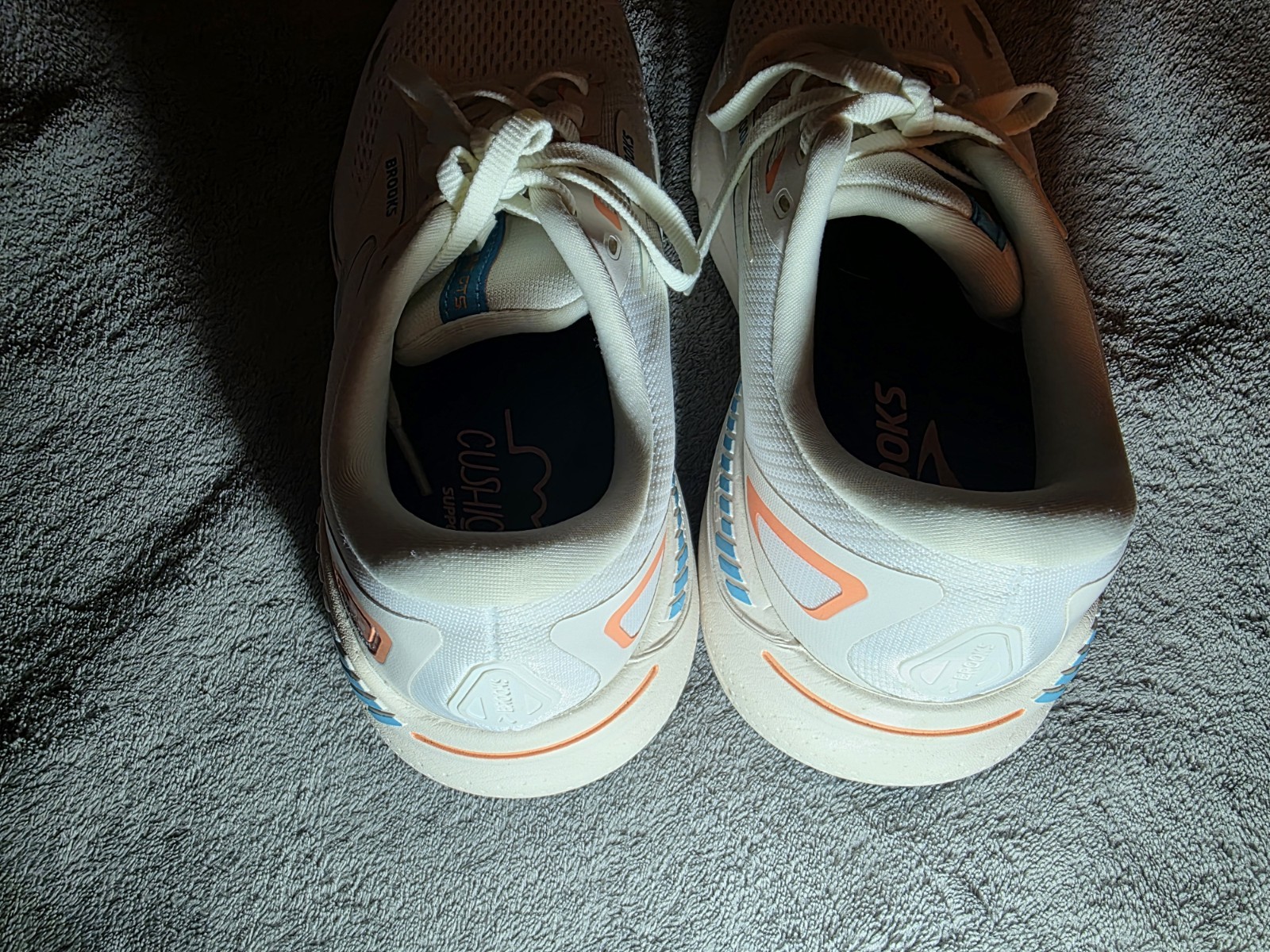 Brooks Adrenaline GTS Women’s Mesh Lace-Up Low Top Sneakers White/Blue/Orange