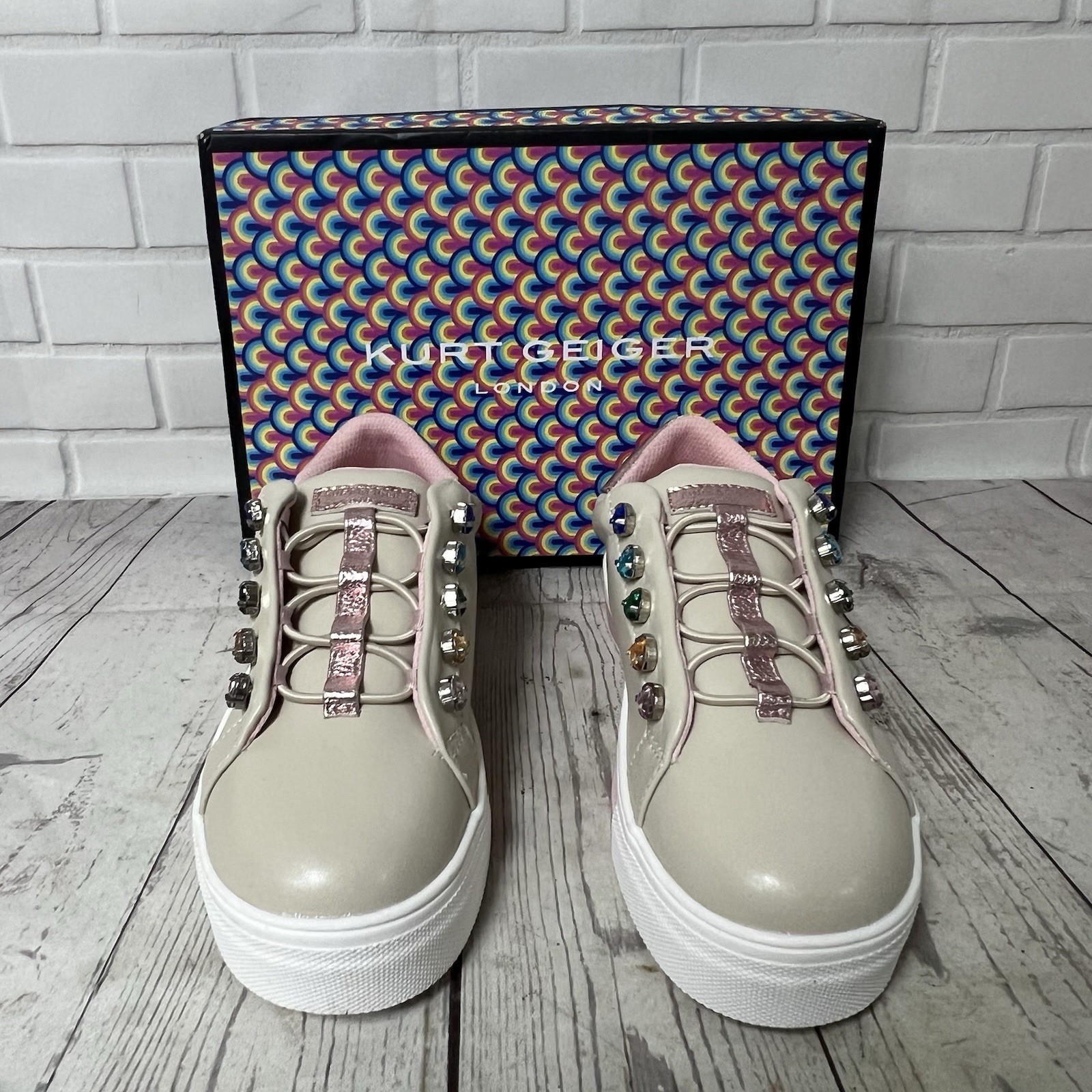 Kurt Geiger Mini Liviah Sz 4 Girl Beige Leather Multicolor Heart Crystal Accents