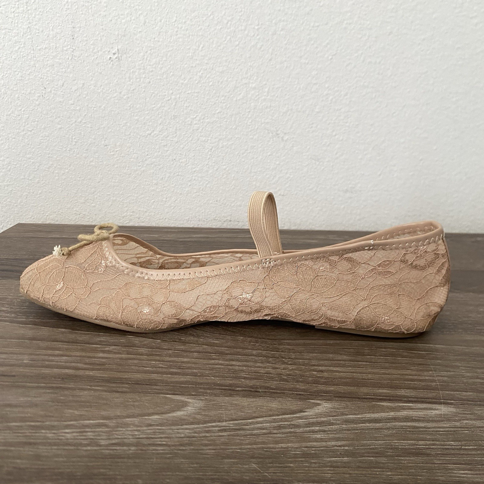 Lulus Womens Veera Lace Bow Ballet Flats Size 11M Light Nude RUNS LARGE
