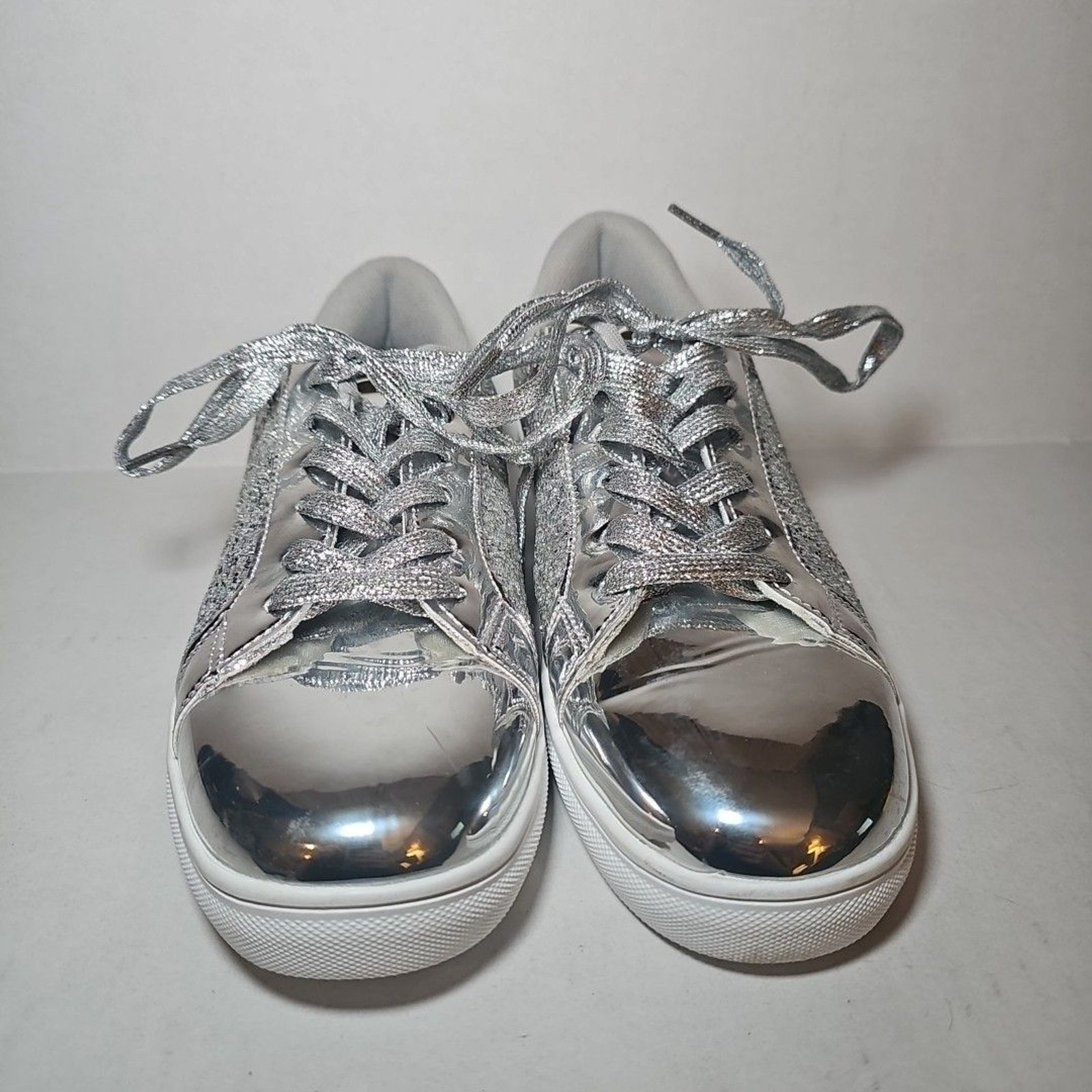 Women’s Shiny Glitter Silver Chrome Sparkle Sneaker Size 6.5/37