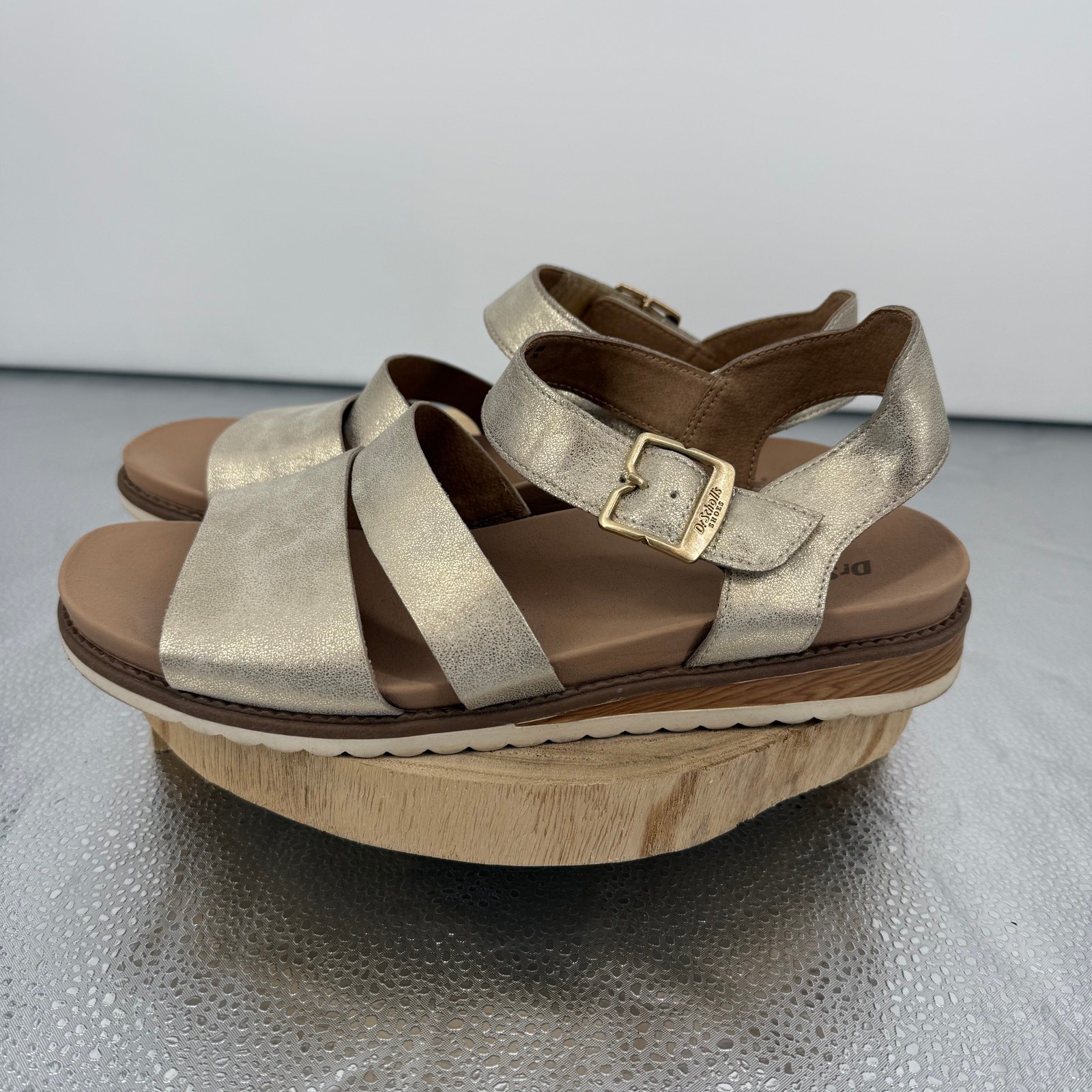 Dr. Scholl’s Women Island Glow Ankle Strap Sandal Light Gold Size 10 Hook & Loop