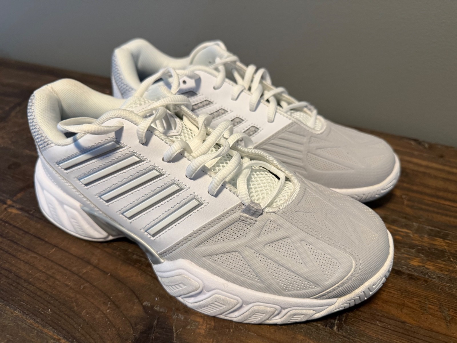 K Swiss Bigshot Light 3 tennis shoe women size 8.5 white and silver