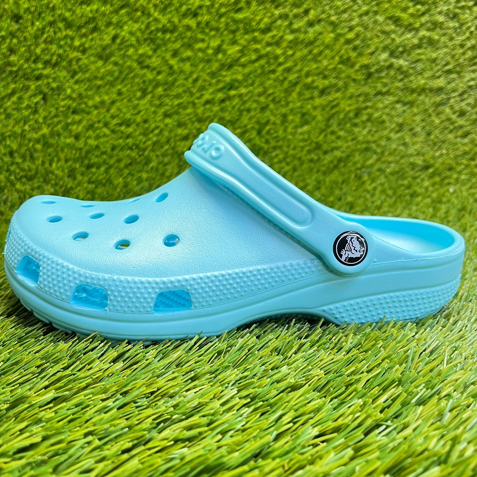 Crocs Classic Clog Womens Size 6 Blue Beach Walking Outdoor Slip On Sandals