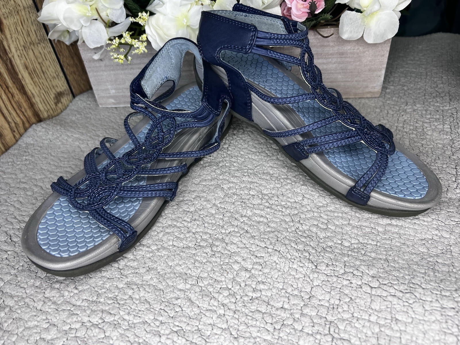 Baretraps Delly Strappy Sandals Womens Size 8 Navy Blue Elastic Comfort EUC