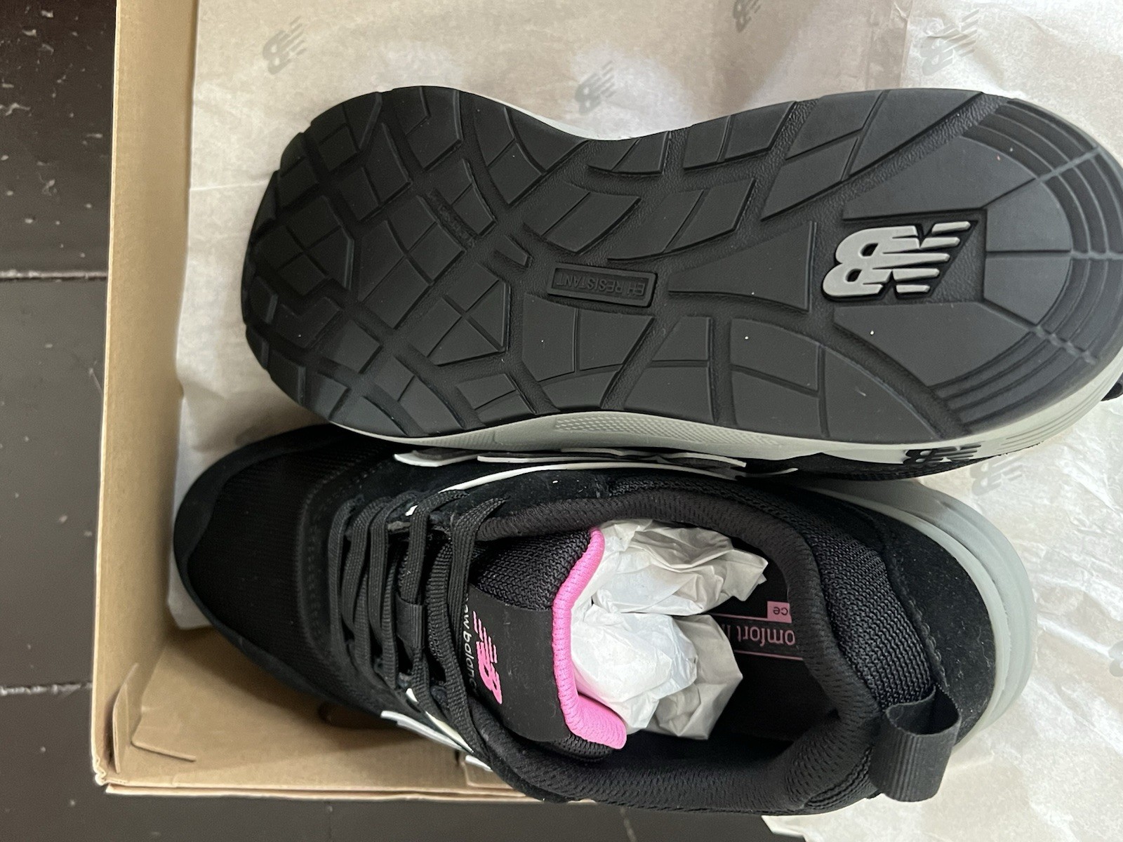BRAND NEW – New Balance Sneakers