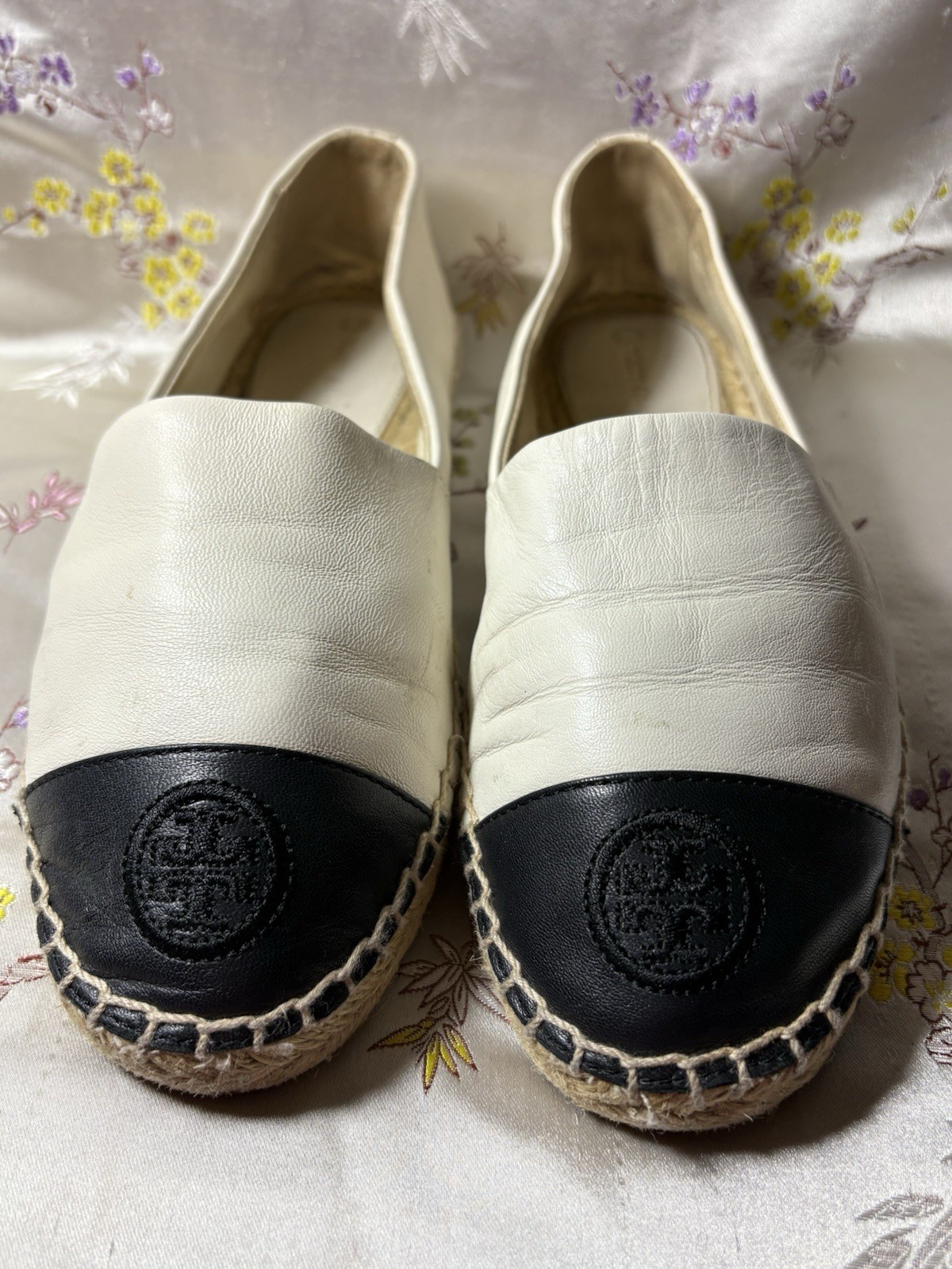 TORY BURCH COLOR BLOCKED CANVAS LEATHER FLAT ESPADRILLE IN BLACK WHITE 6 EUC