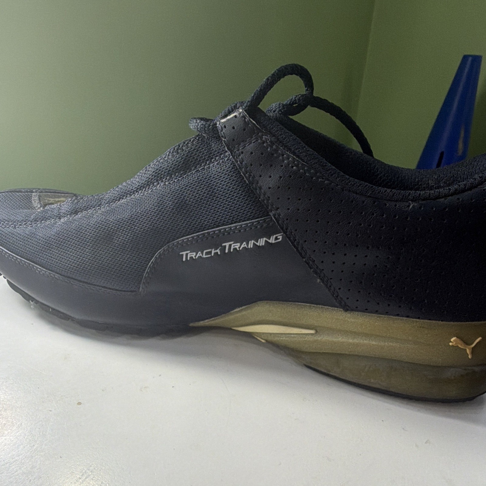 PUMA BMW Williams F1 Team Track Training Men’s Low Top Lace-Up Sneakers
