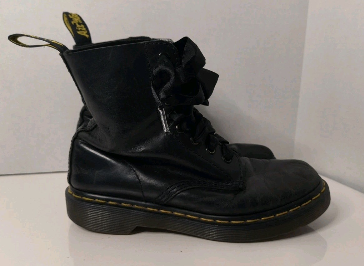 Doc Dr. Martens Molly Platform Boots Women’s Sz 5 Black Patent Leather Chunky