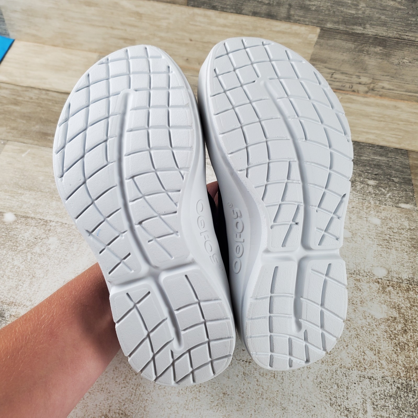 Oofos Oomg Eezee Womens Recovery Shoes Sz 5 Classic Black White Slip On Sneakers