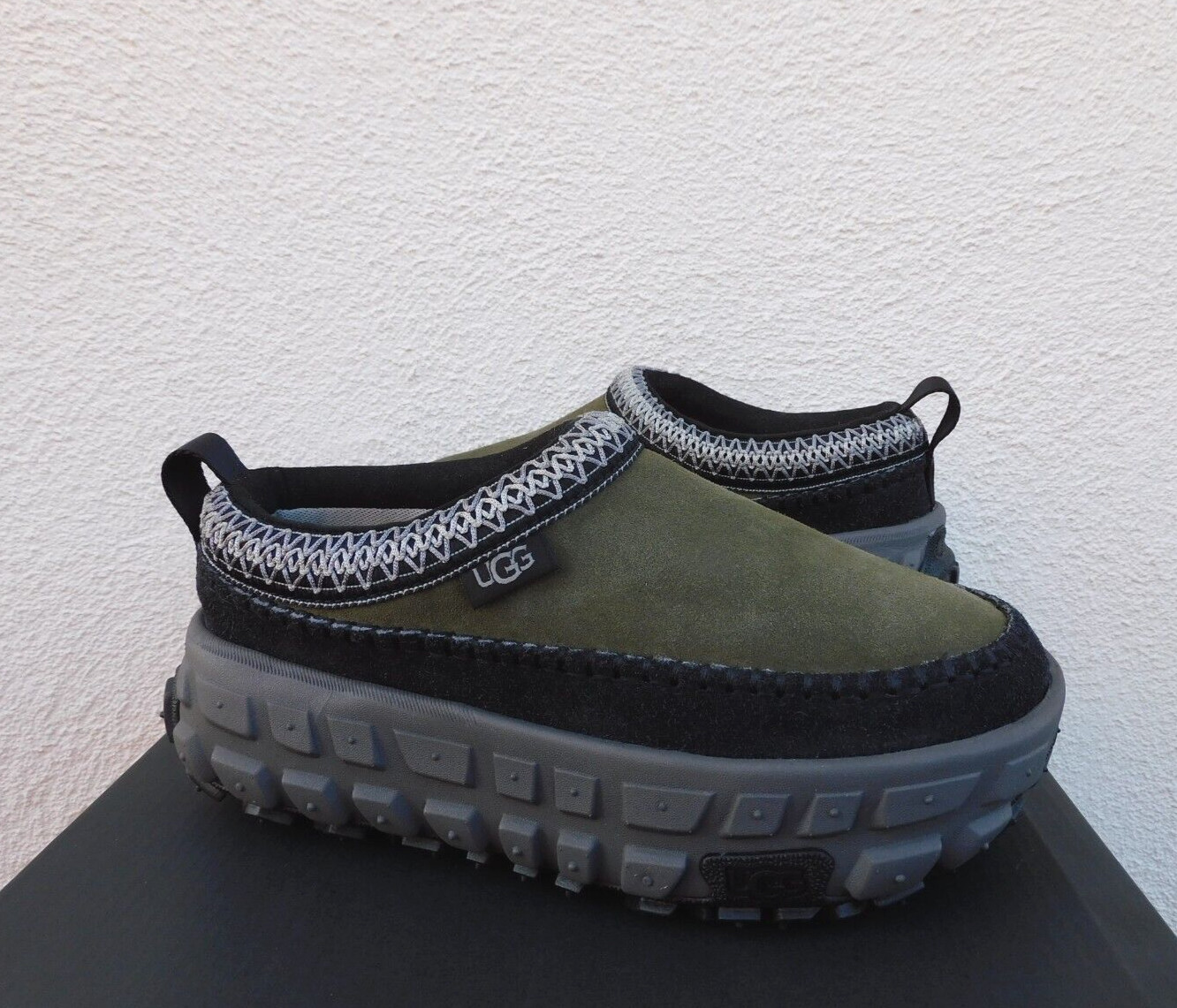 UGG ALL GENDER VENTURE DAZE SUEDE PLATFORM SNEAKER SHOE WOMEN US 6/ MEN US 5 NEW