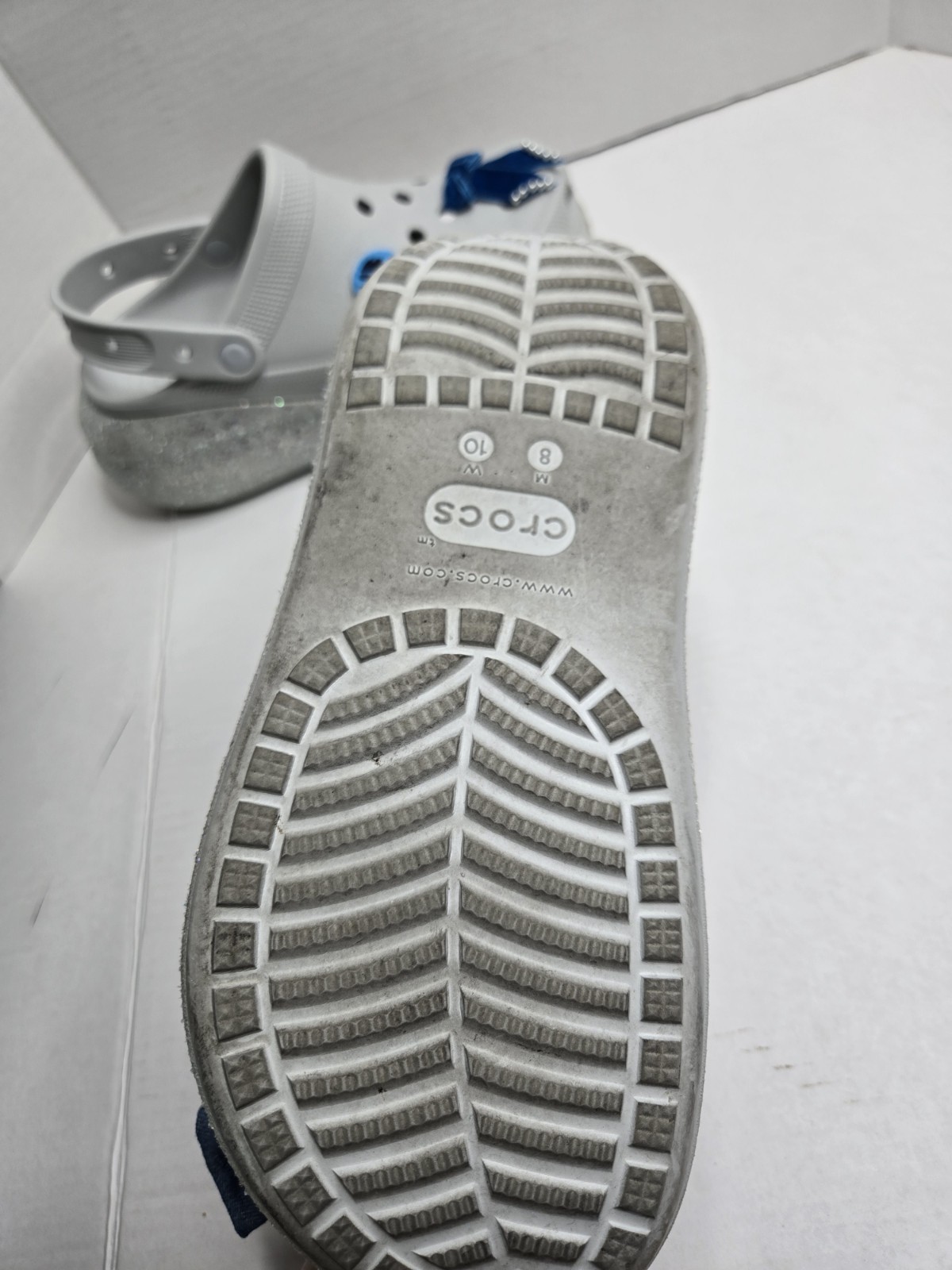 Crocs Classic Unisex Adults Crush Glitter Clogs Gray Jibbitz Women’s 10 Sandal