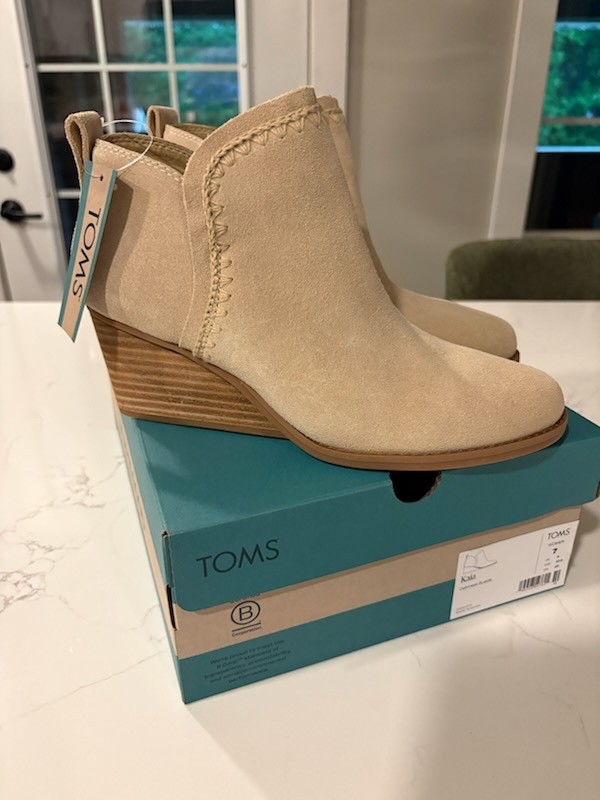 TOMS KAIA OATMEAL SUEDE WEDGE BOOTIE WOMEN’S SIZE 7 NIB