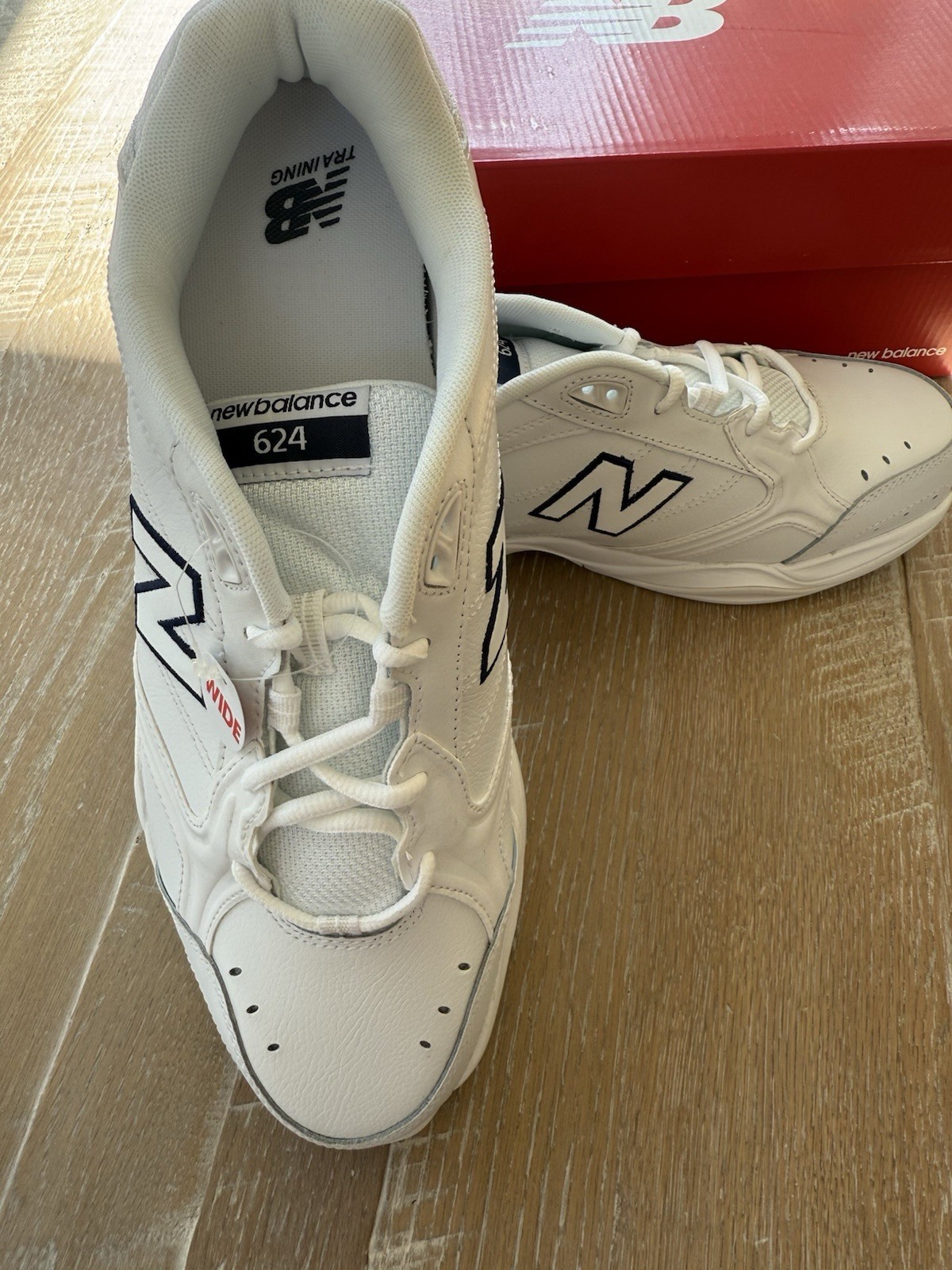 New Balance Wide Ladies WX624WT2 Trainer In White Size 13 2E