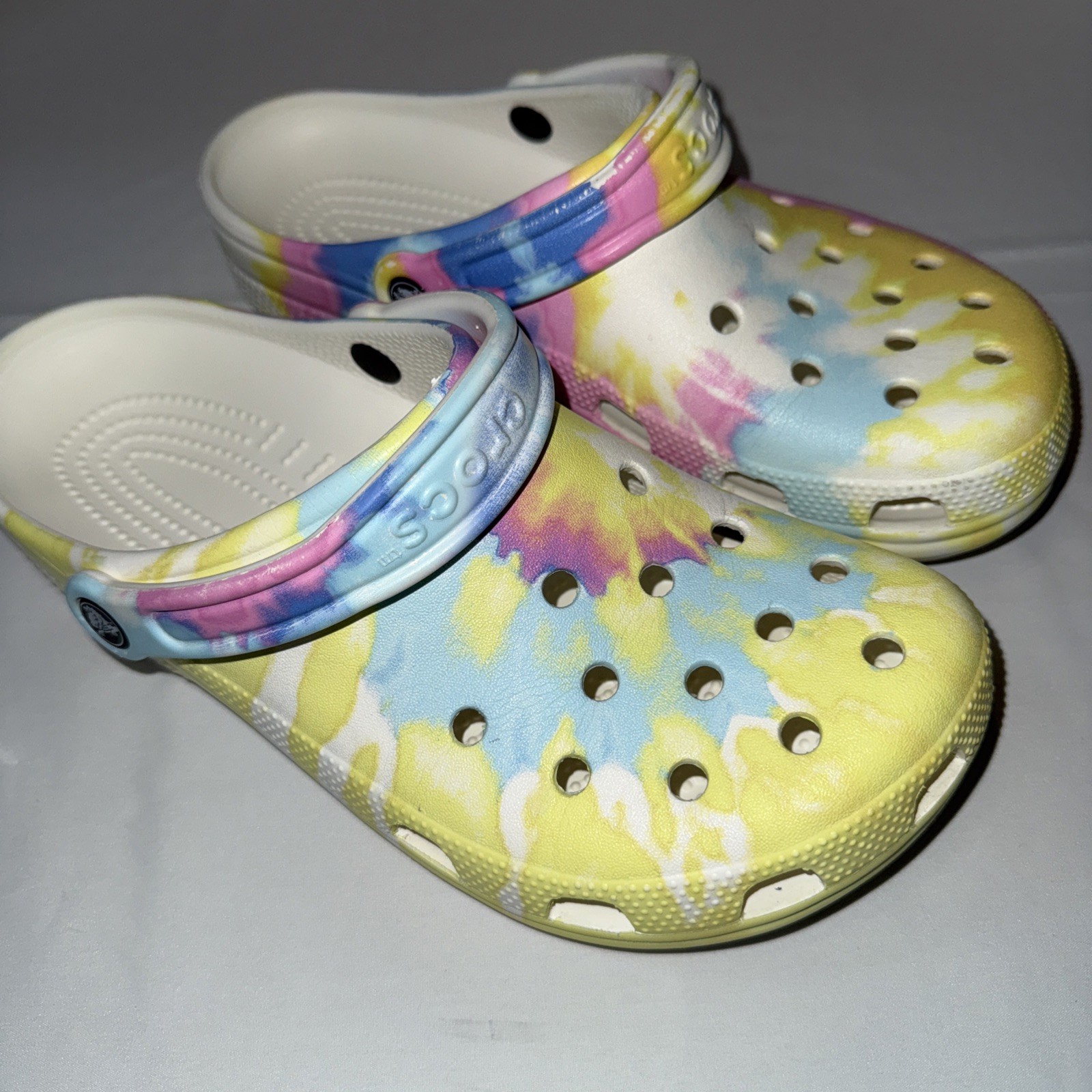 Crocs Classic Pastel Tie Dye – Women’s Size 11 / Men’s Size 9
