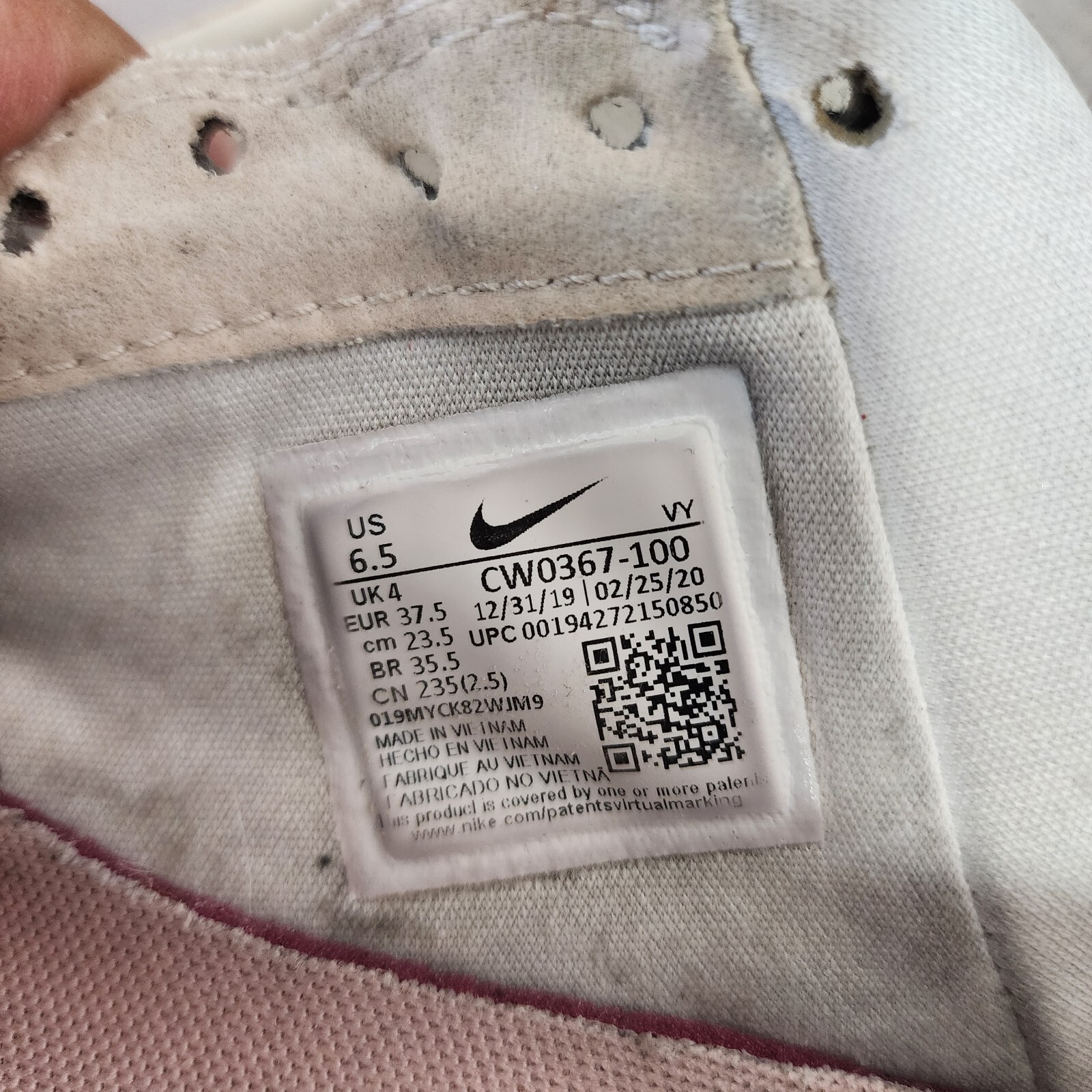 Size 6.5 – Nike Air Force 1 Low Easter W
