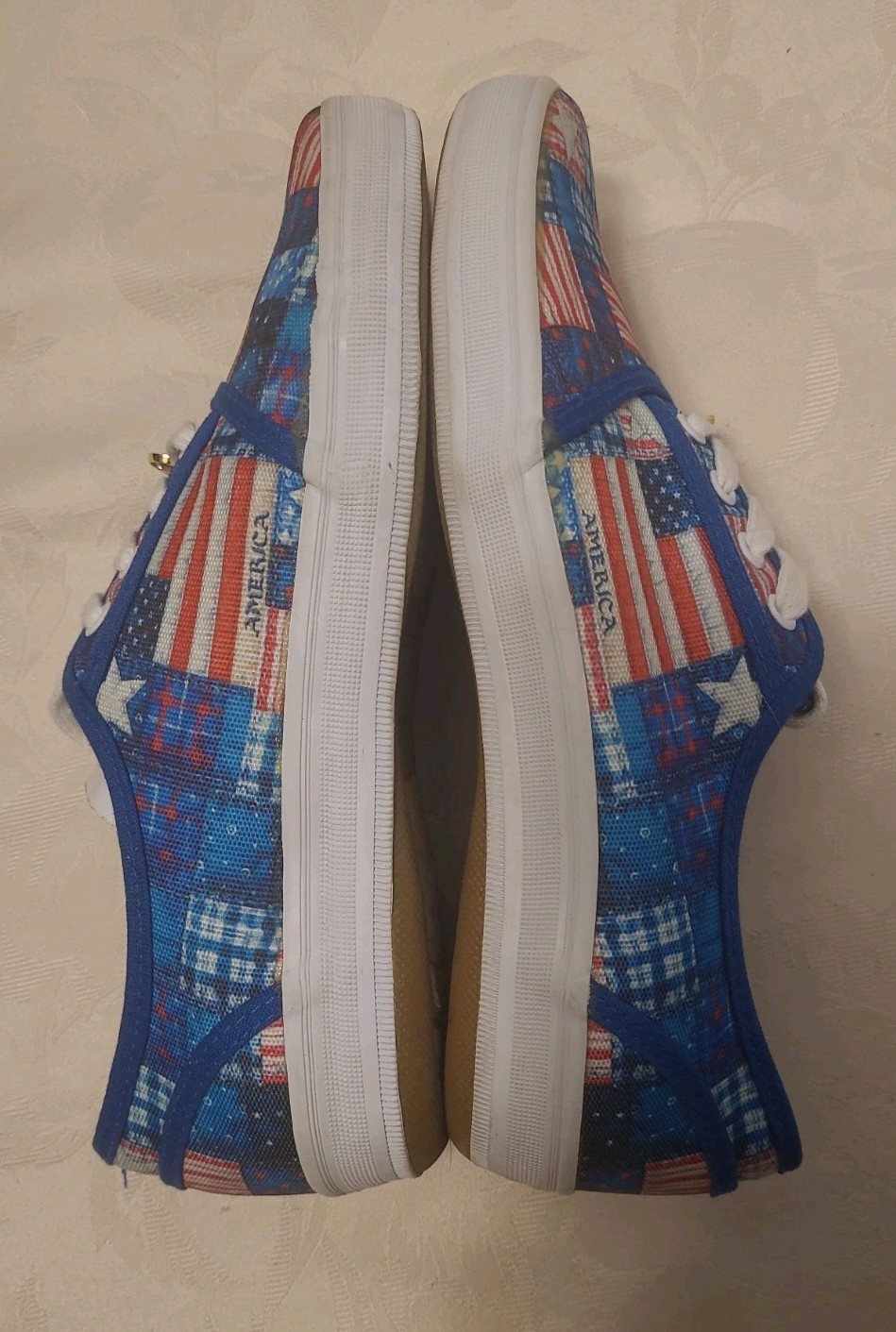 Bradford Exchange American Flag Sneakers Women’s Size 6.5 w Patriotic Wallet
