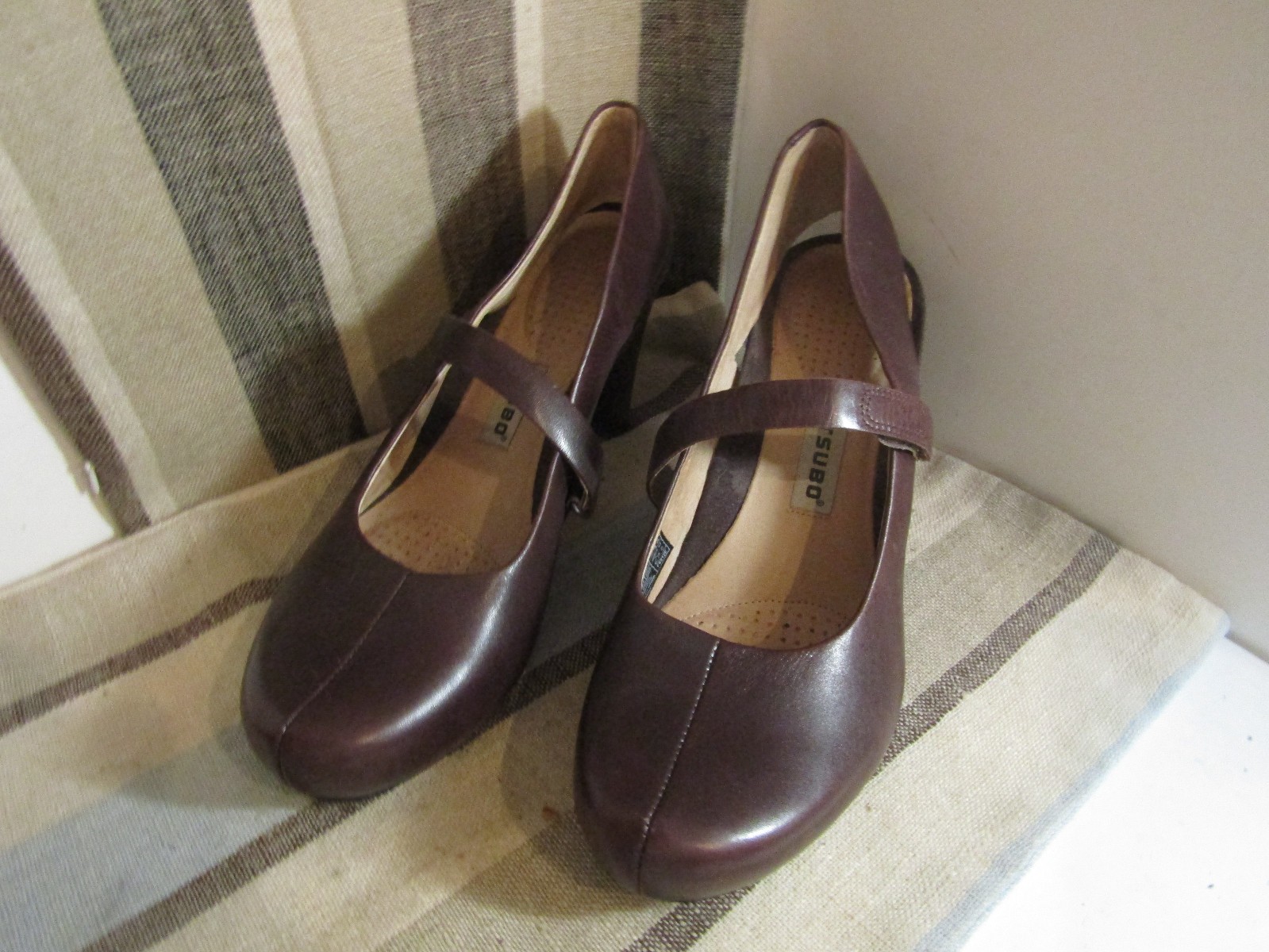 TSUBO Brown Leather Mary Jane Strap Hook & Loop Cone Heel Shoes Women Size 8.5