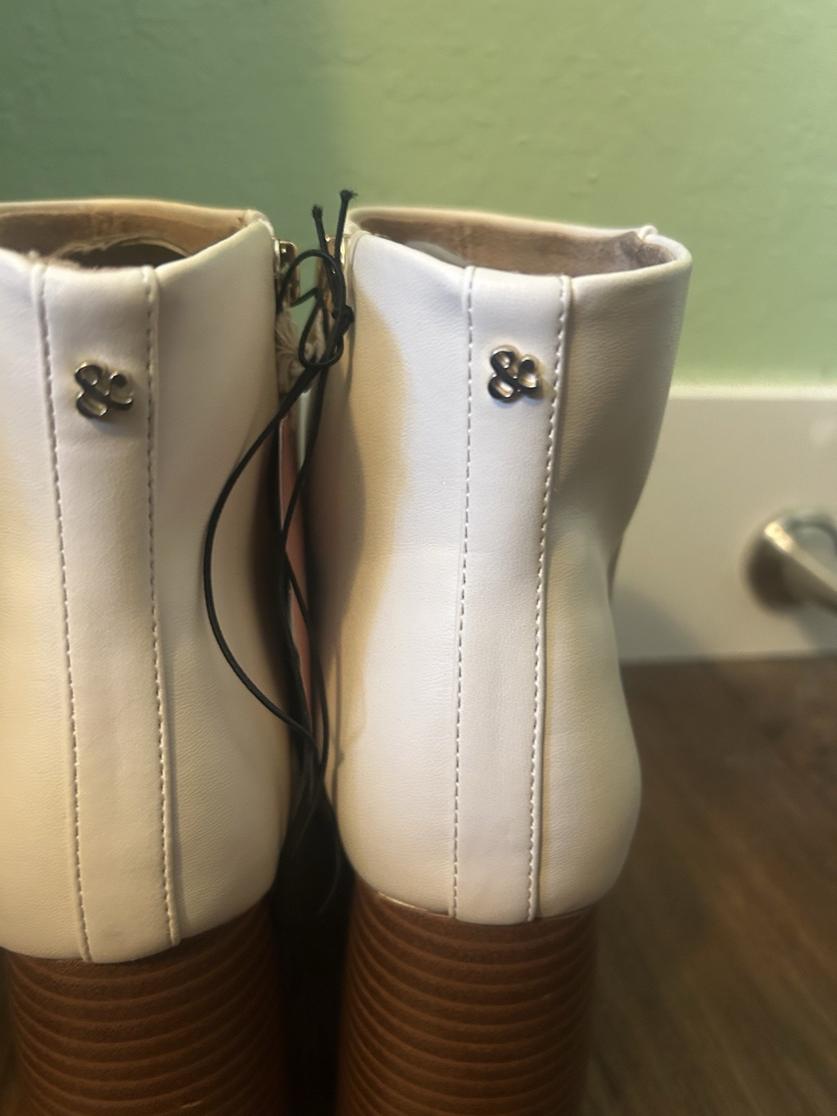 Sam & Libby Women’s Size 10 Carlson Vanilla Ankle Boot Chunky Round High Heel